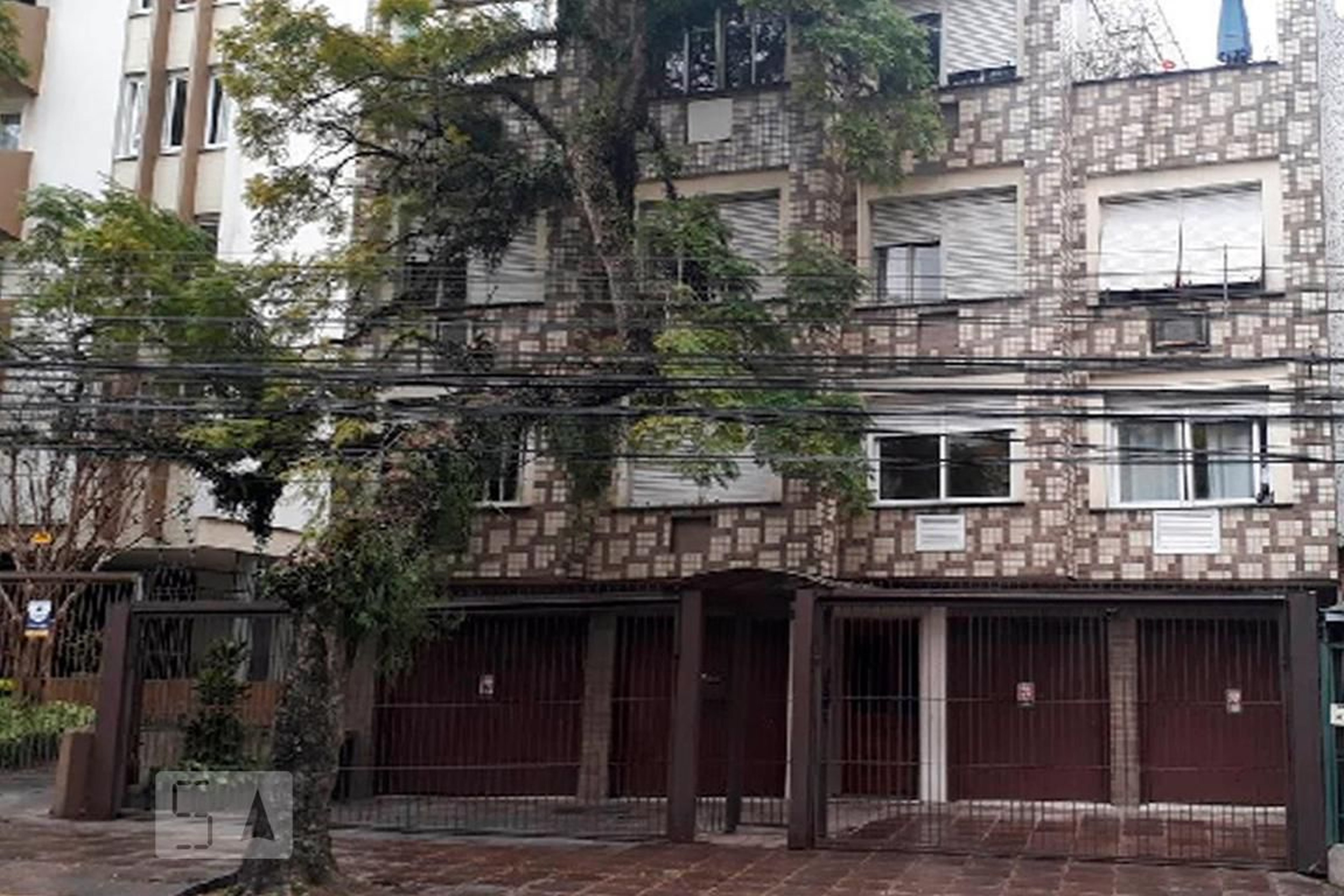 Fachada do Condomínio Condomínio em Rua Ramiro Barcelos, 1670