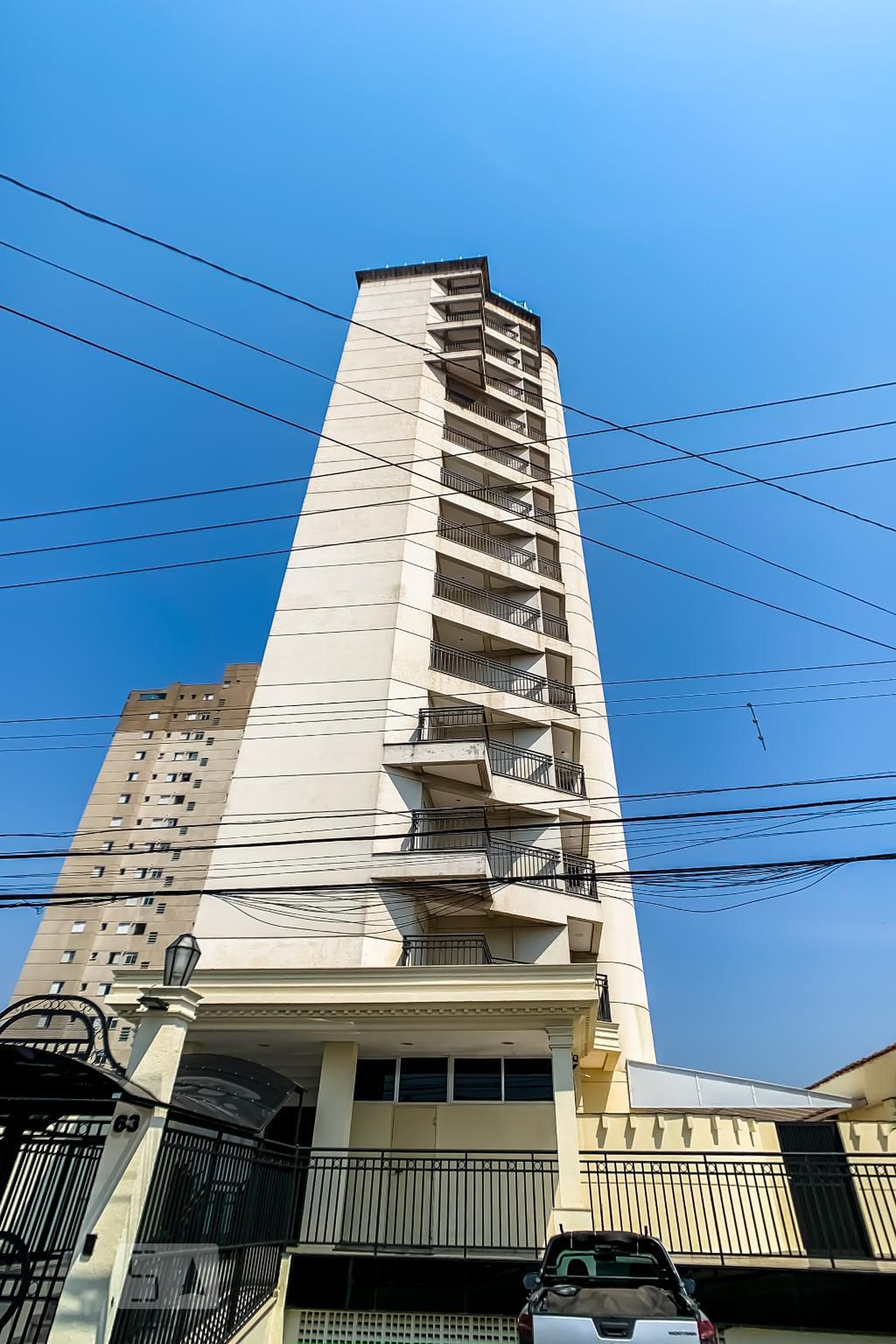 Fachada Condomínio em Rua São João D'Aliança, 79
