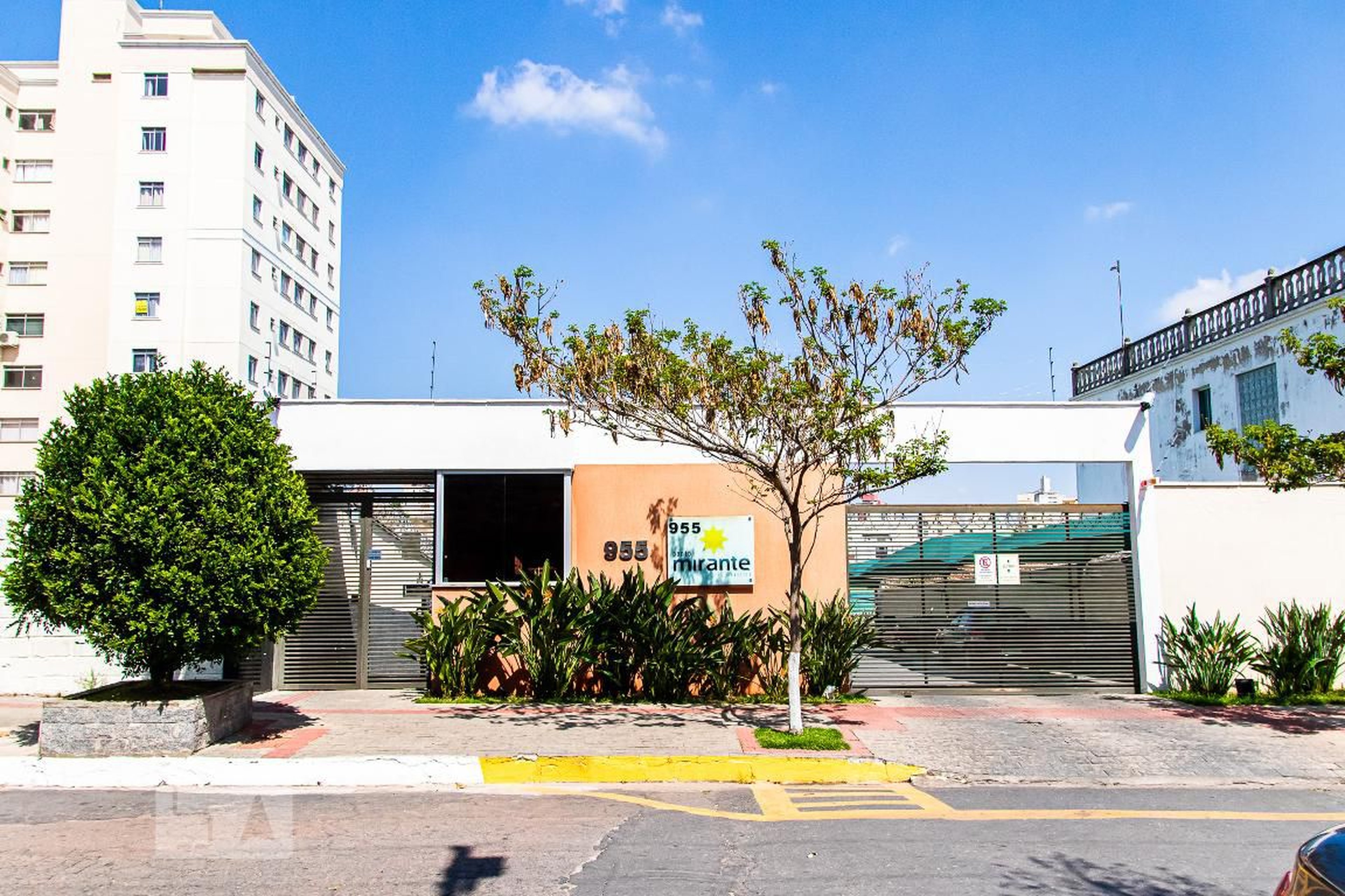 Fachada do Condomínio Condomínio Rua Francisca Santos Anastácia, 955