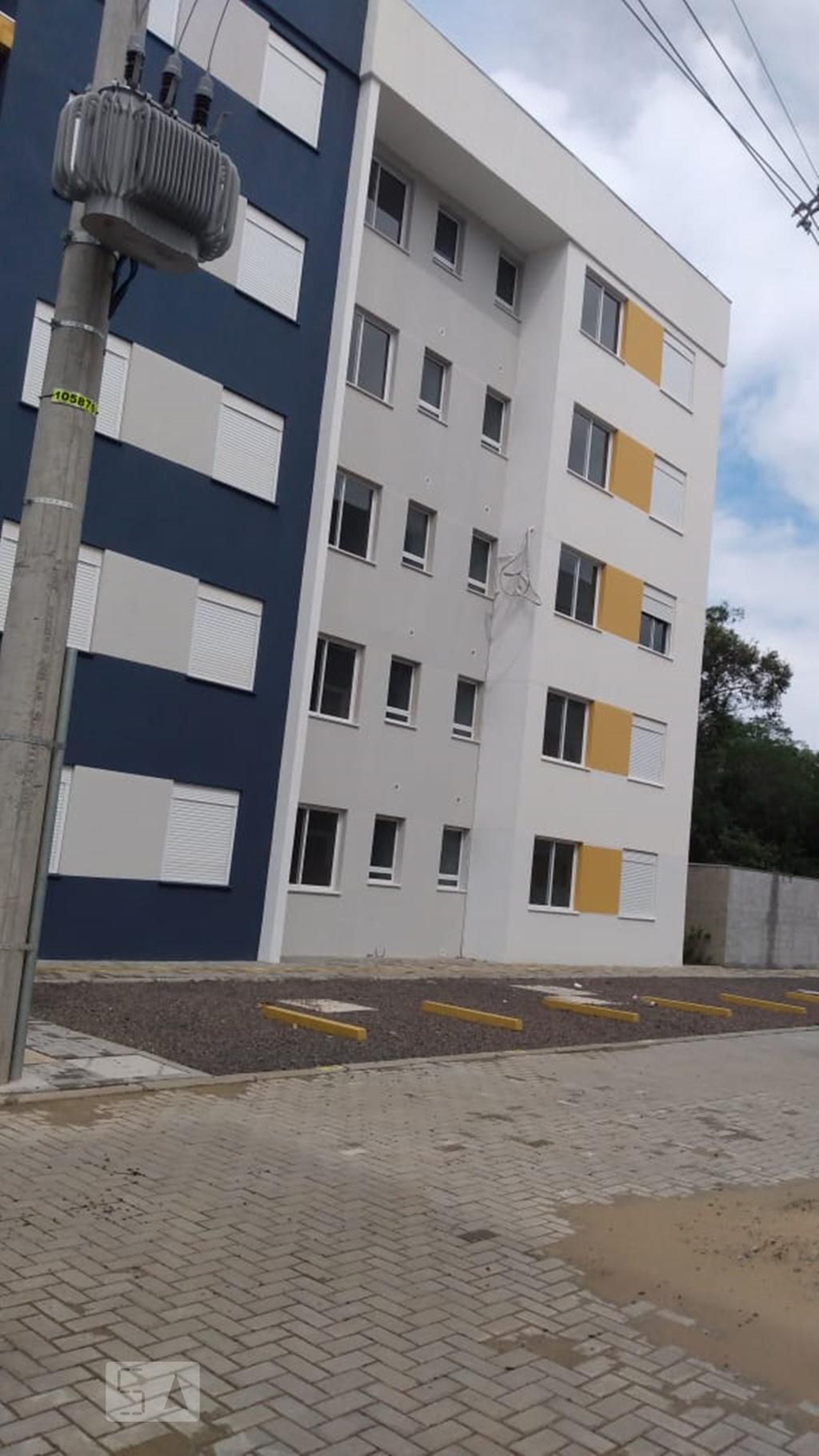 Fachada Condomínio em Rua Carlos Alberto Lauermann Nunes, 655