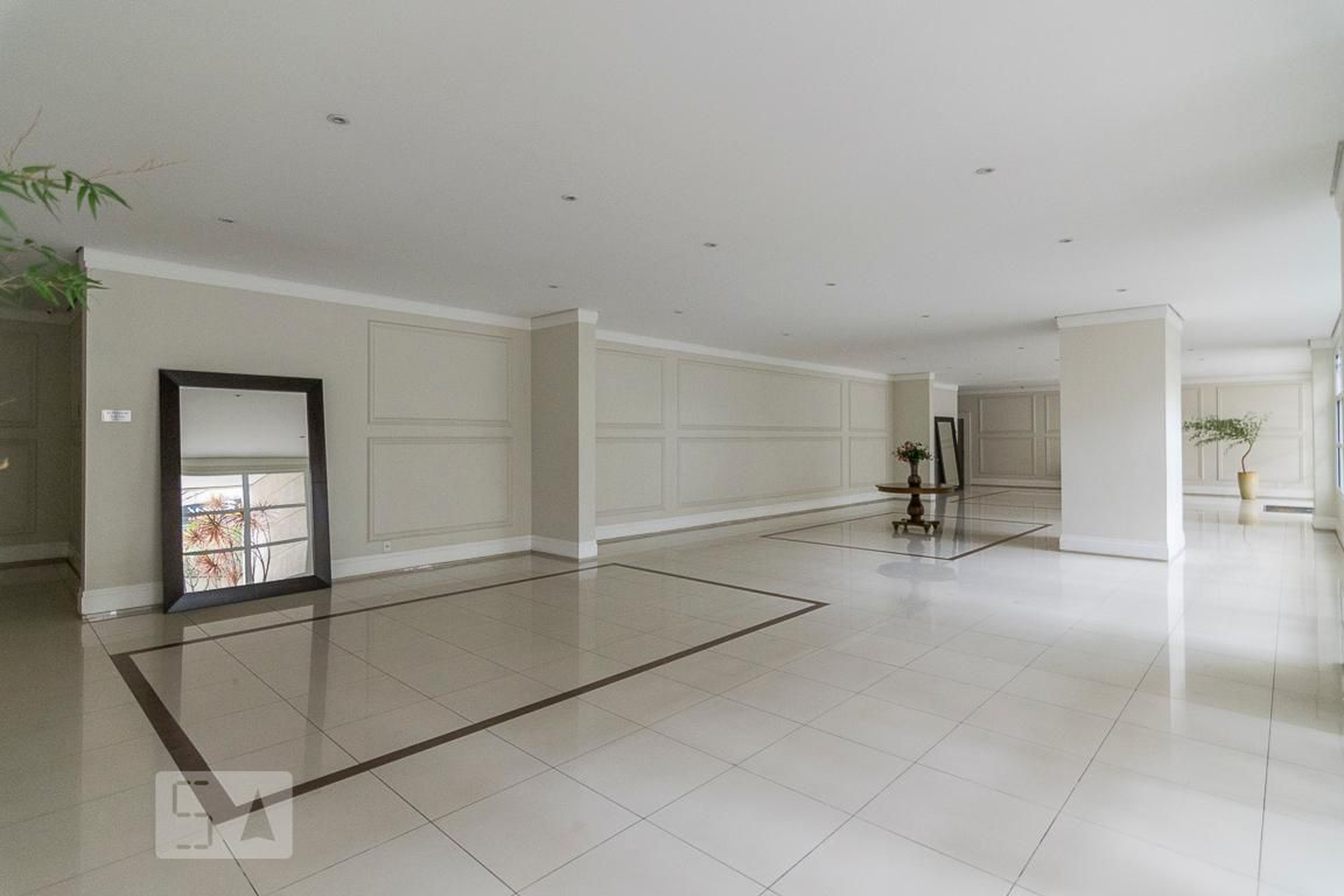 Hall de Entrada Condomínio Royale Prestyge