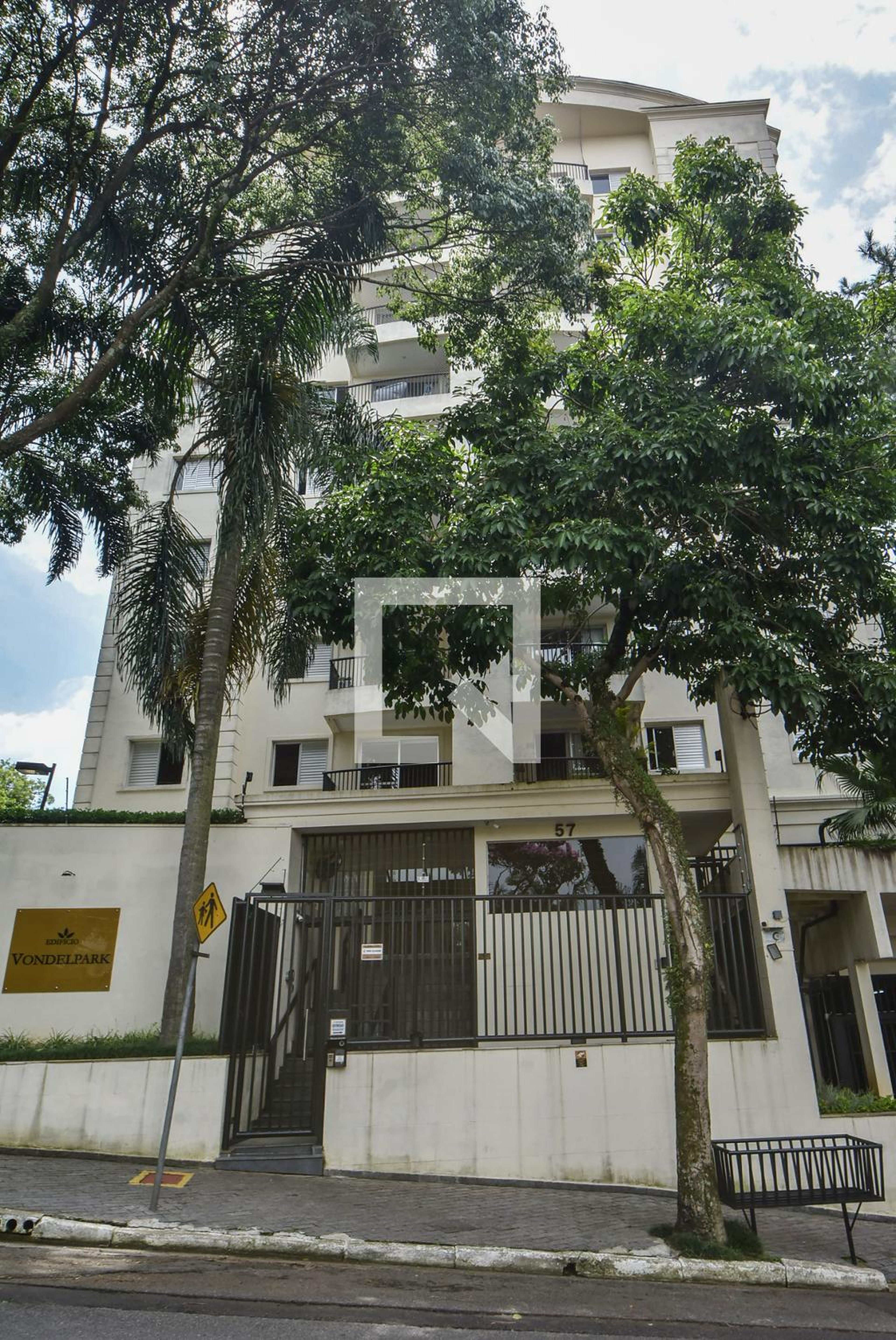 Prédio Condomínio Vom Del Park