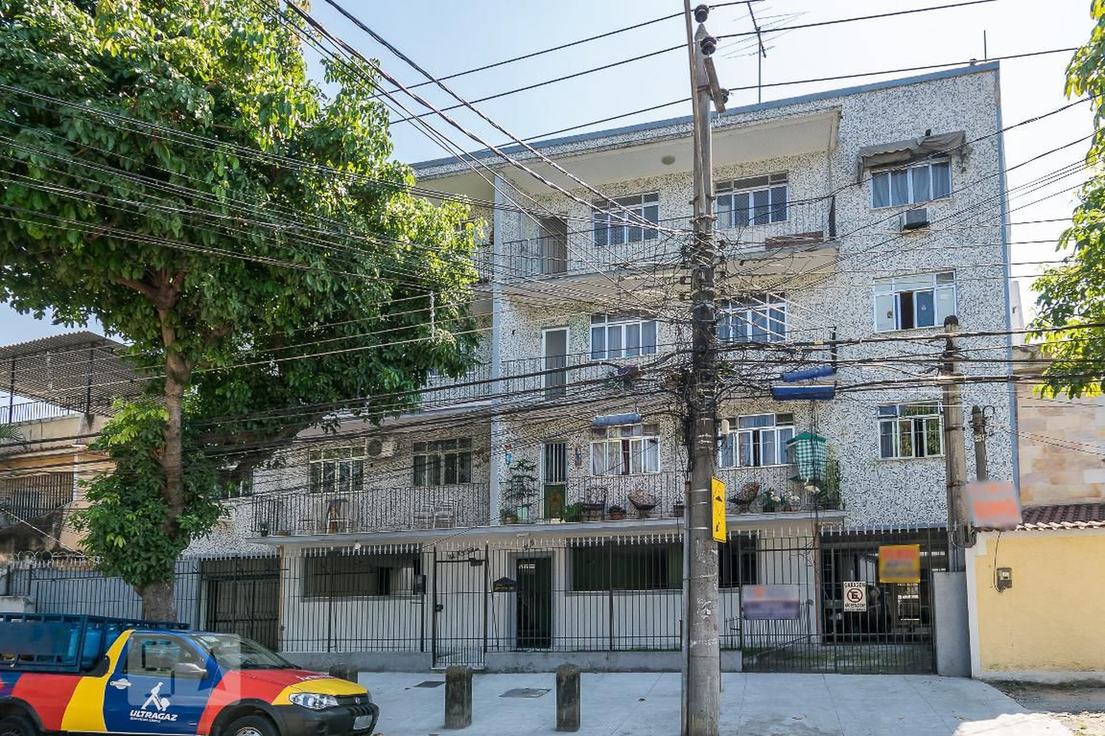 Fachada do Prédio Condomínio em Rua Anajas, 238