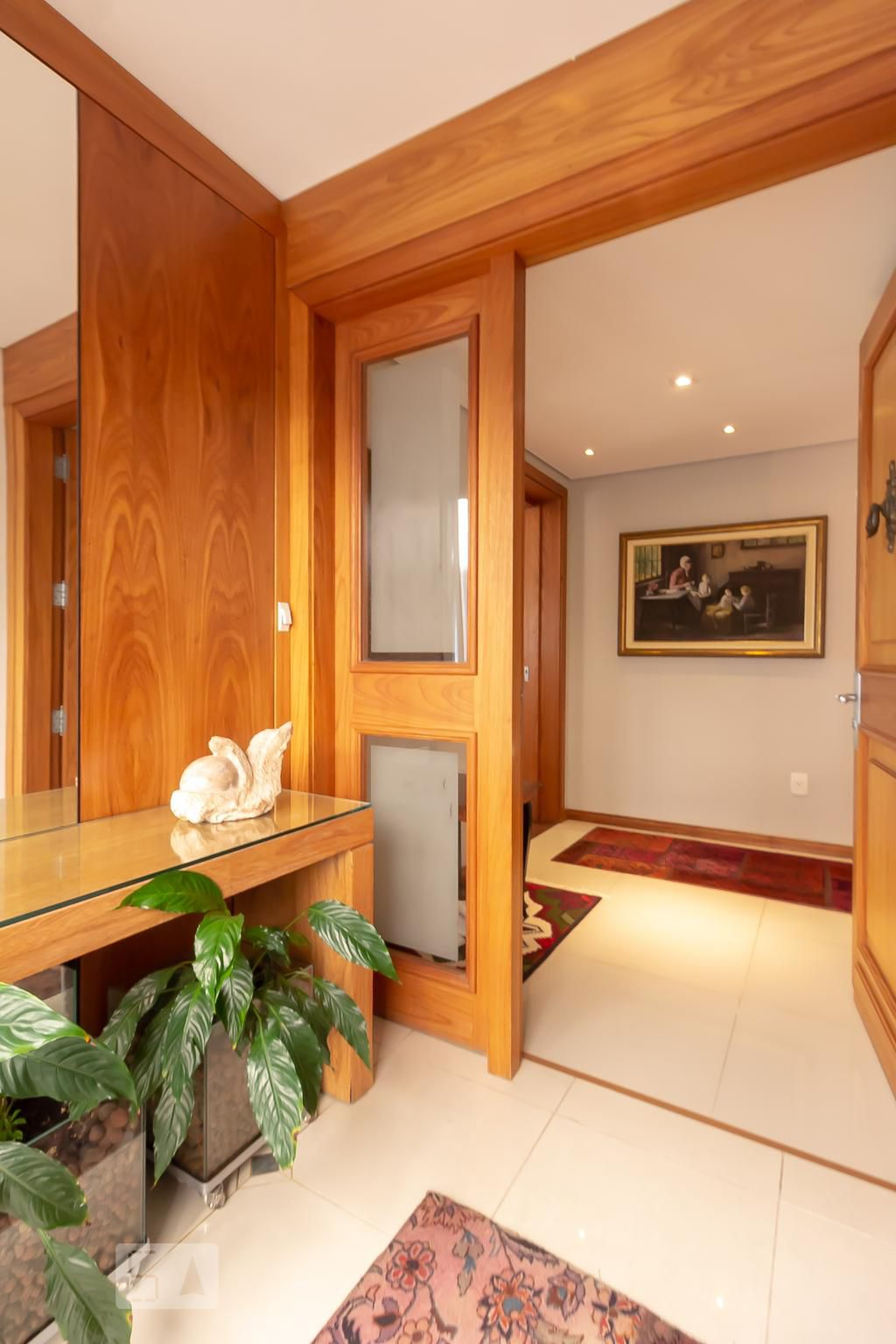 Hall de Entrada Condomínio em Rua Santo Inácio, 343