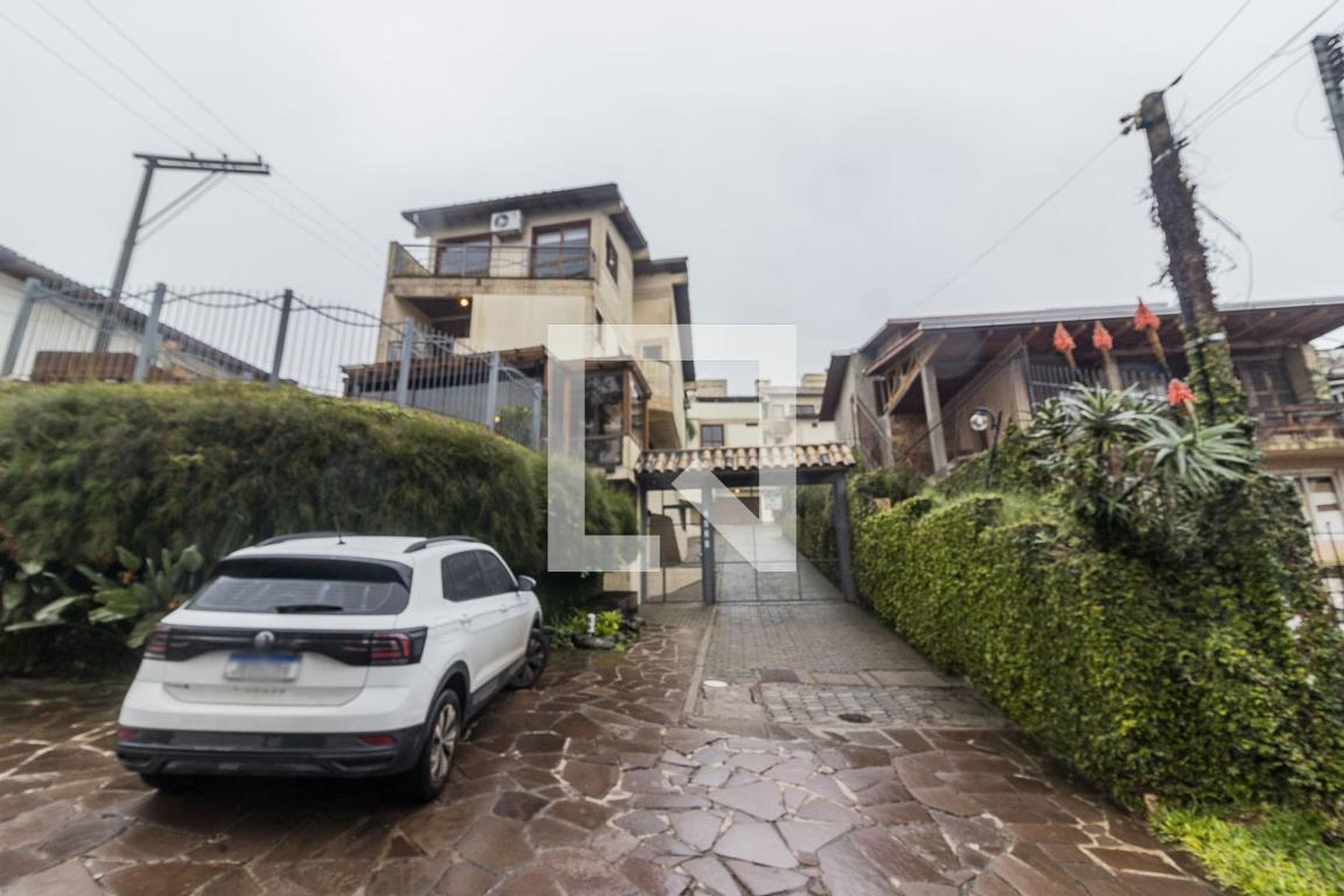 Fachada do Condomínio Condomínio em Rua Conselheiro Xavier da Costa, 2420