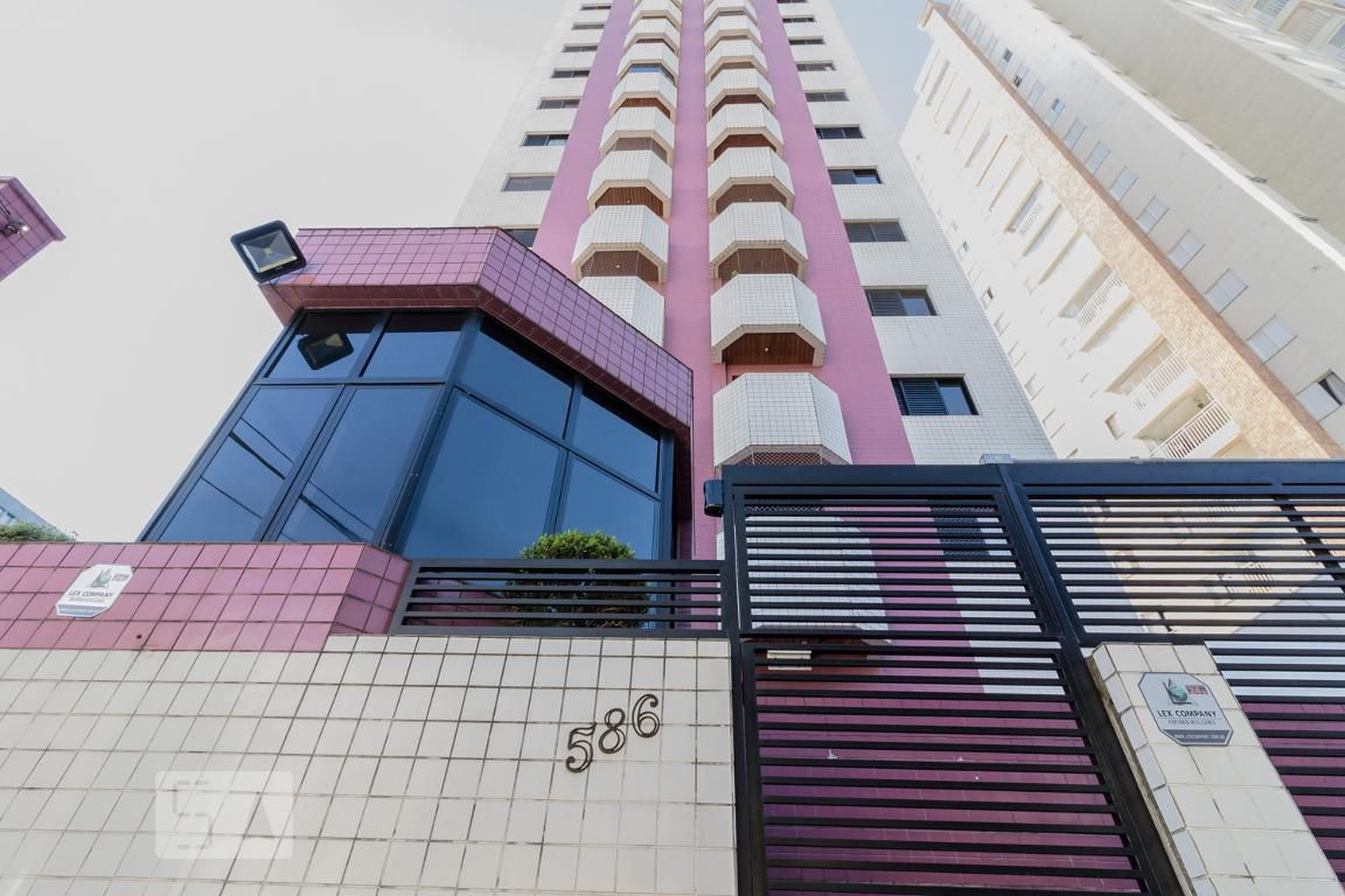 Fachada do Condomínio Condomínio Veneza