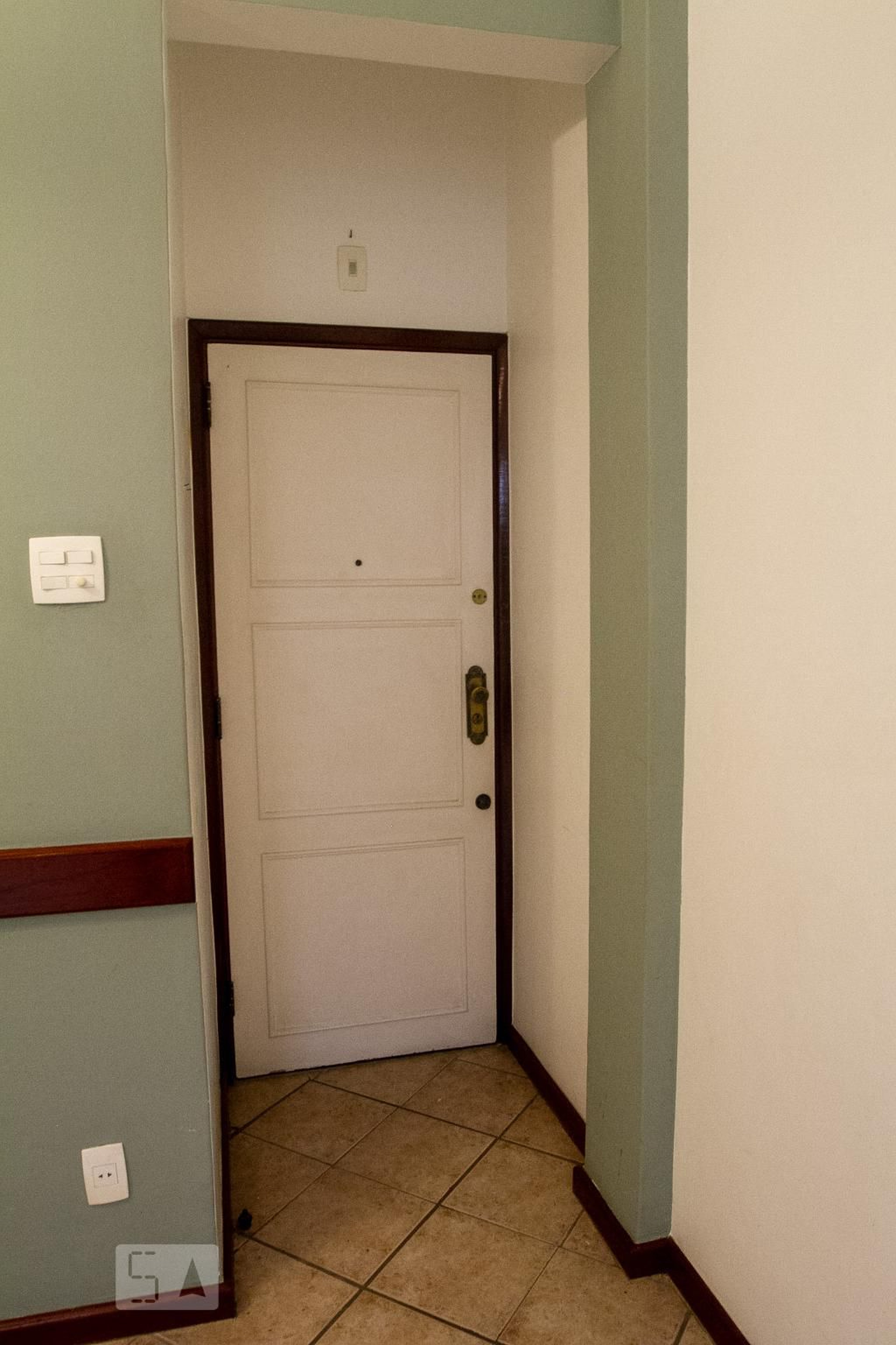 Hall de Entrada Condomínio em Rua Aristides Espinola, 106