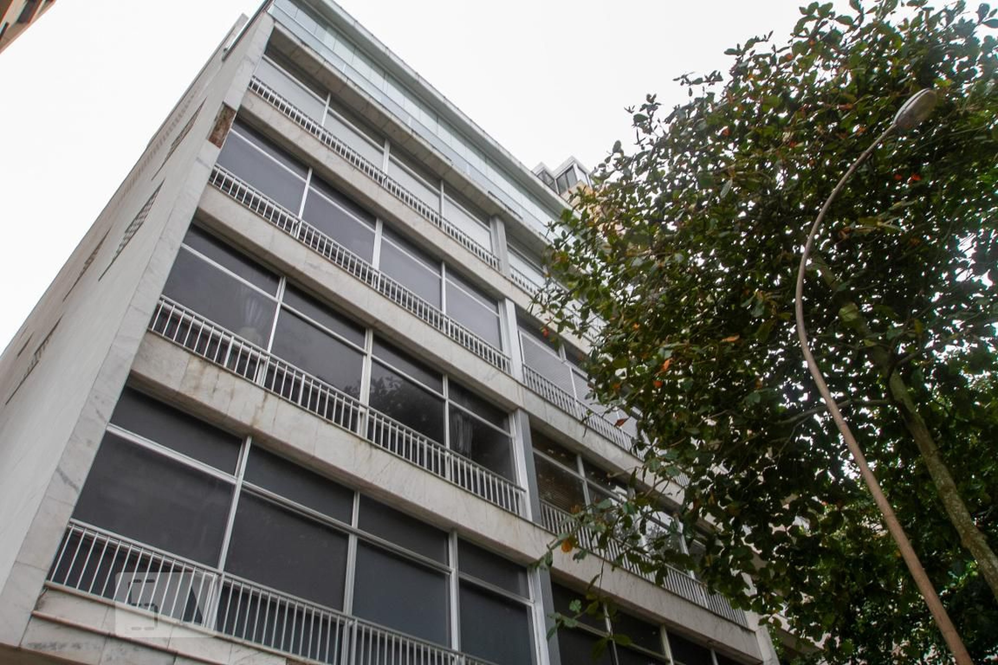 Fachada do Prédio Condomínio em Rua Cupertino Durão, 21