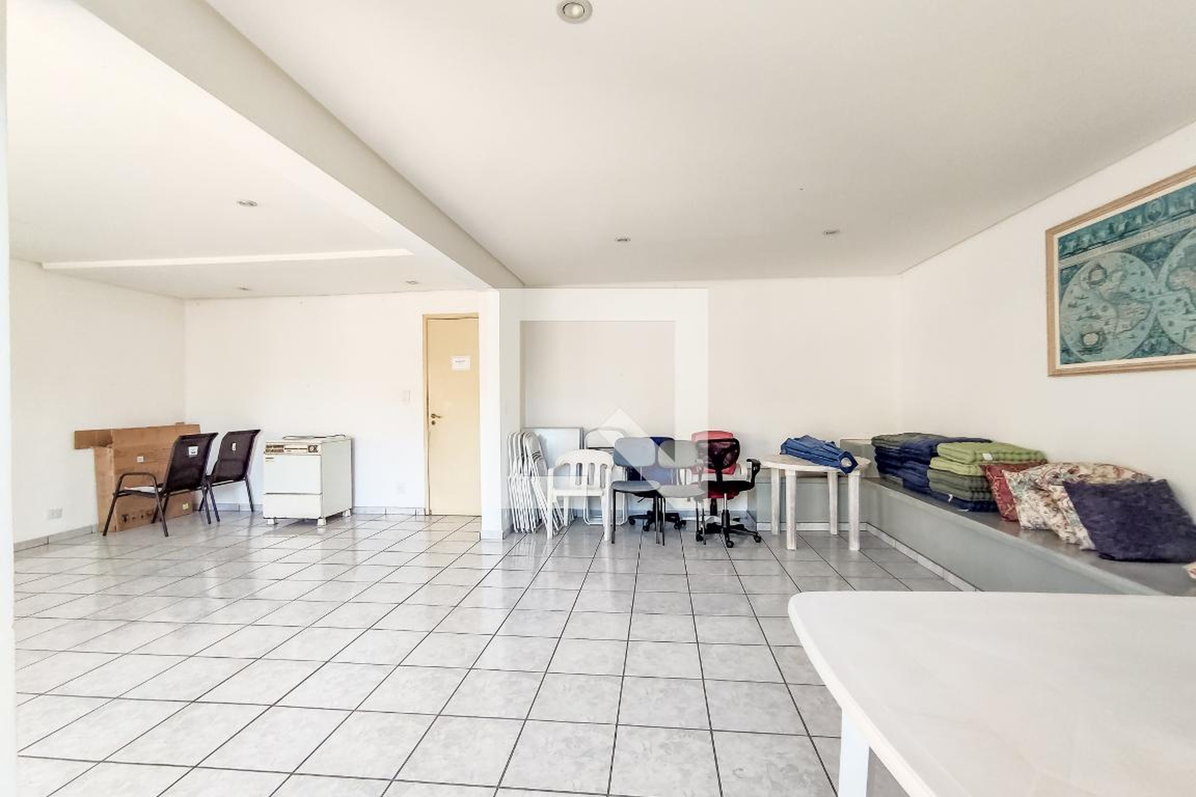 Salão de Festas - Após Varias Tentativas Proprietária Se Negou A Informar