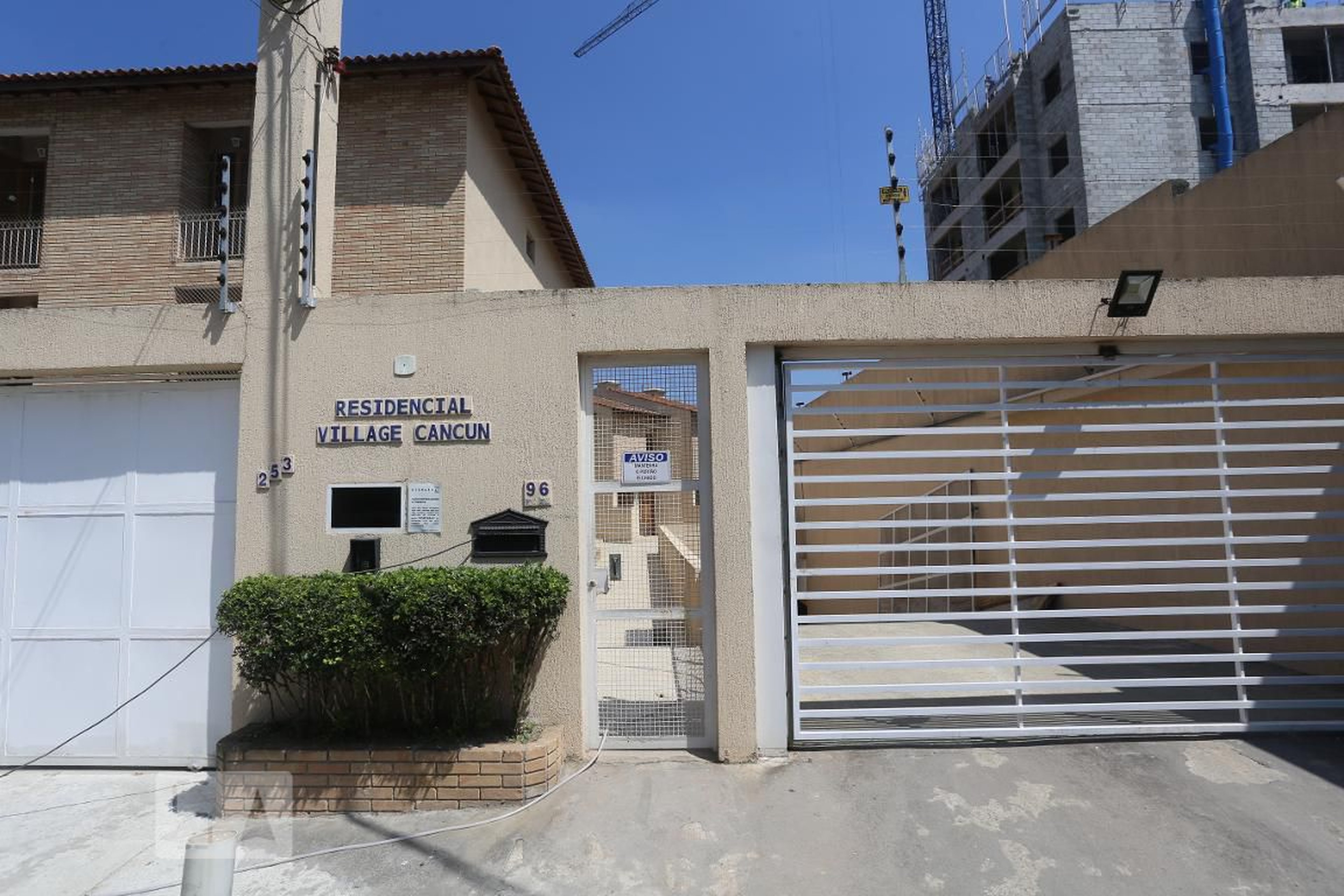 Fachada do Condomínio Residencial Village Cancun