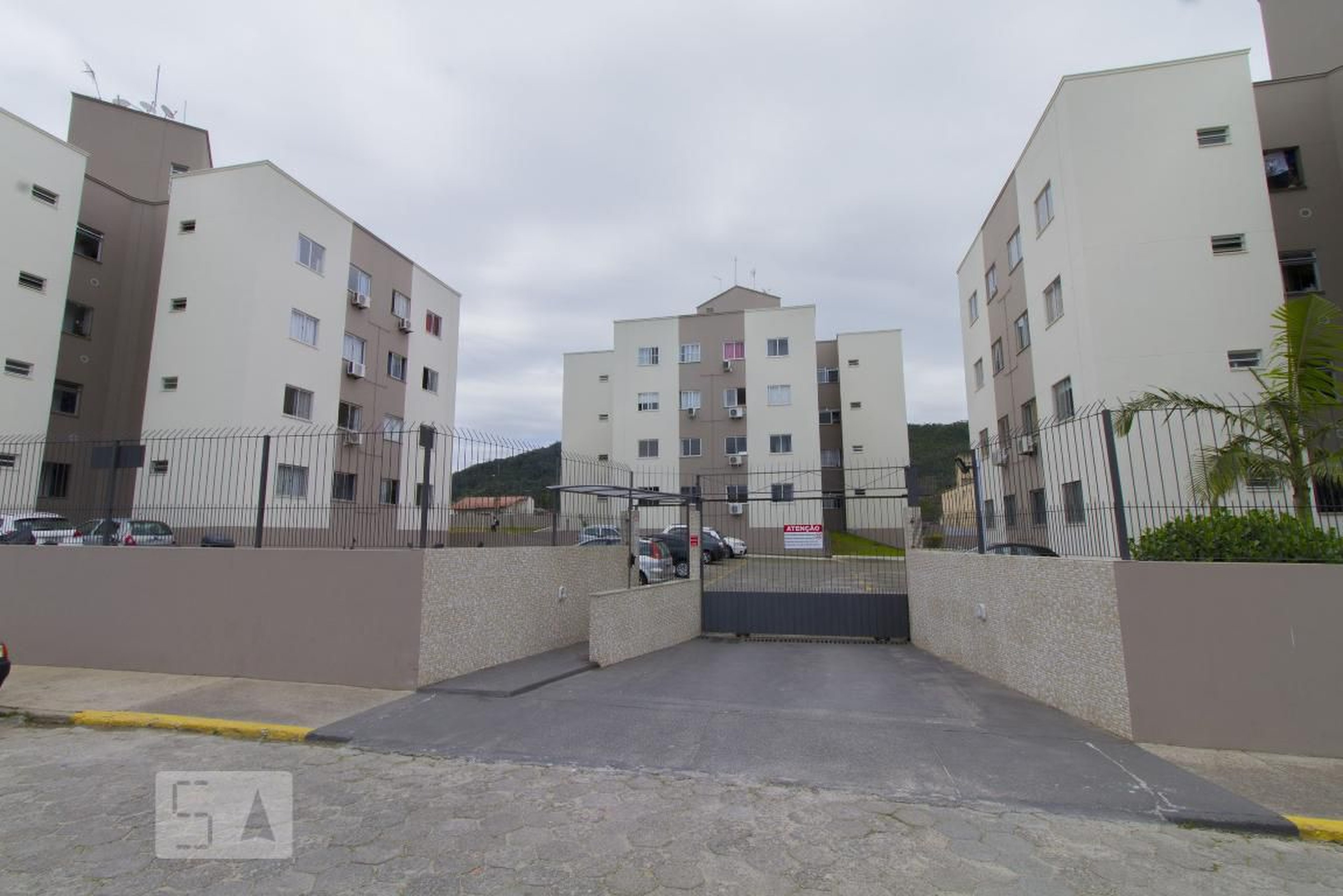 Fachada do Condomínio Condomínio em Rua Afrísio de Senna Vaz, 631