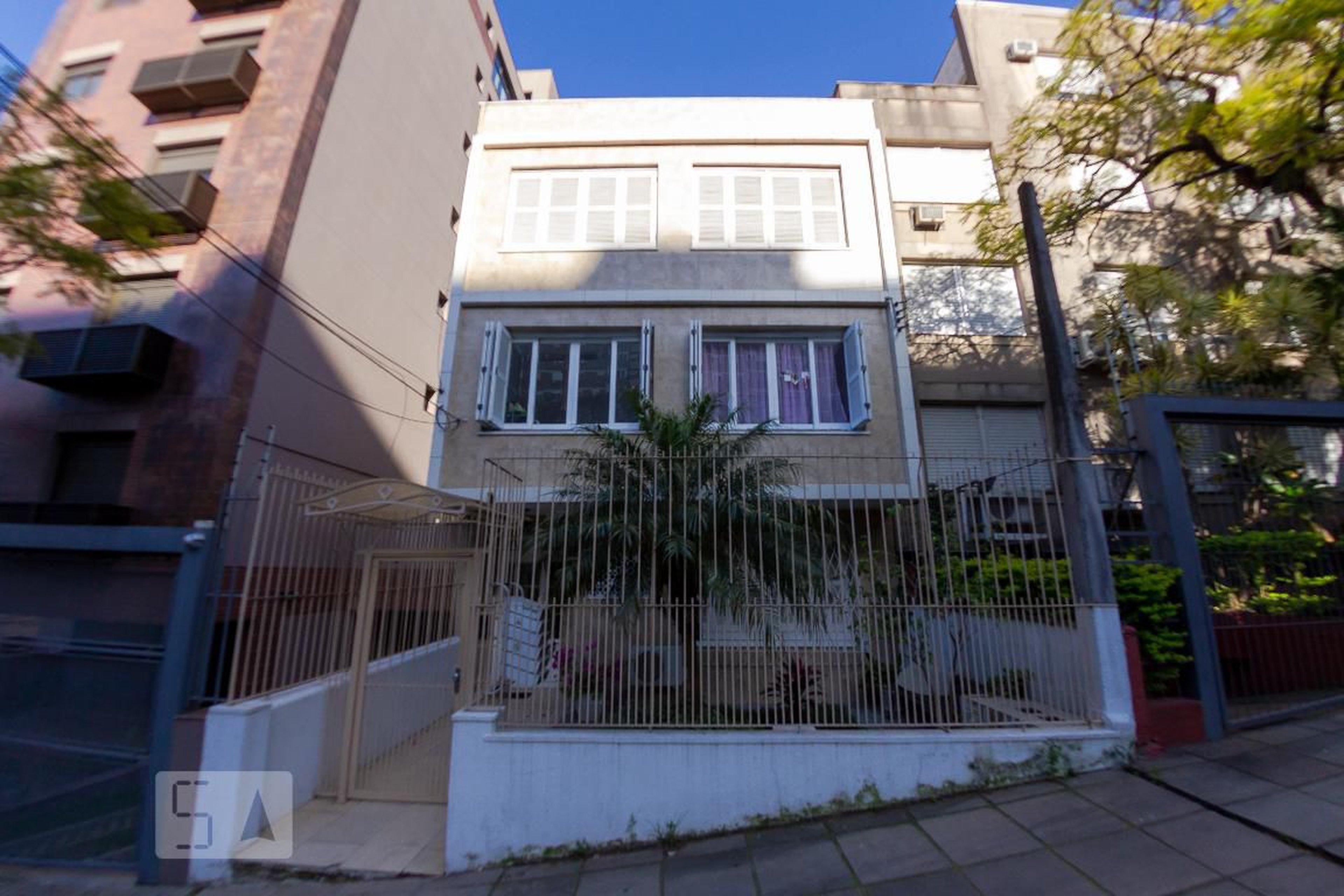 Fachada do Prédio Condomínio em Rua Felipe Camarão, 195