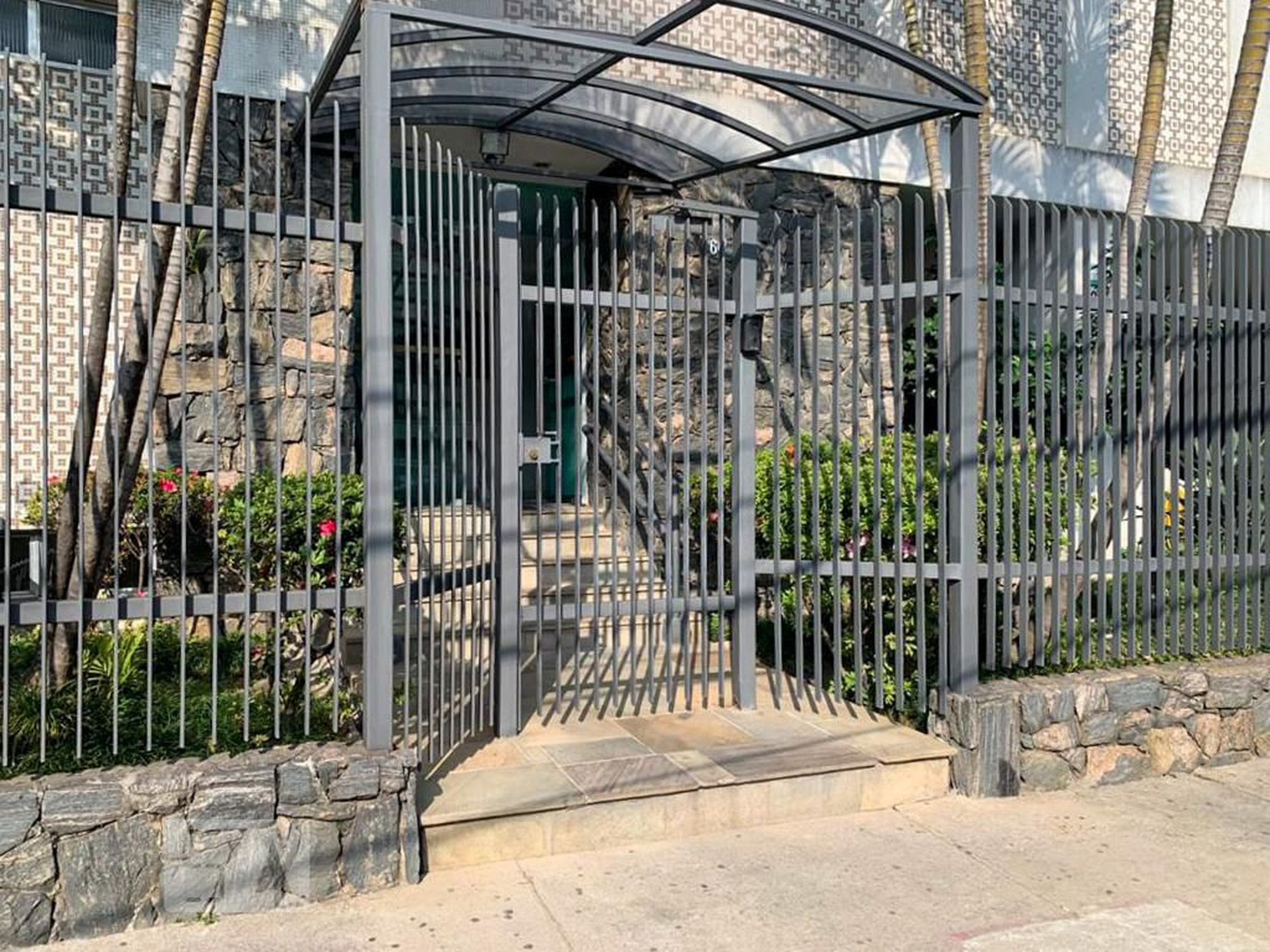 Fachada Condomínio em Avenida Pompéia, 2404