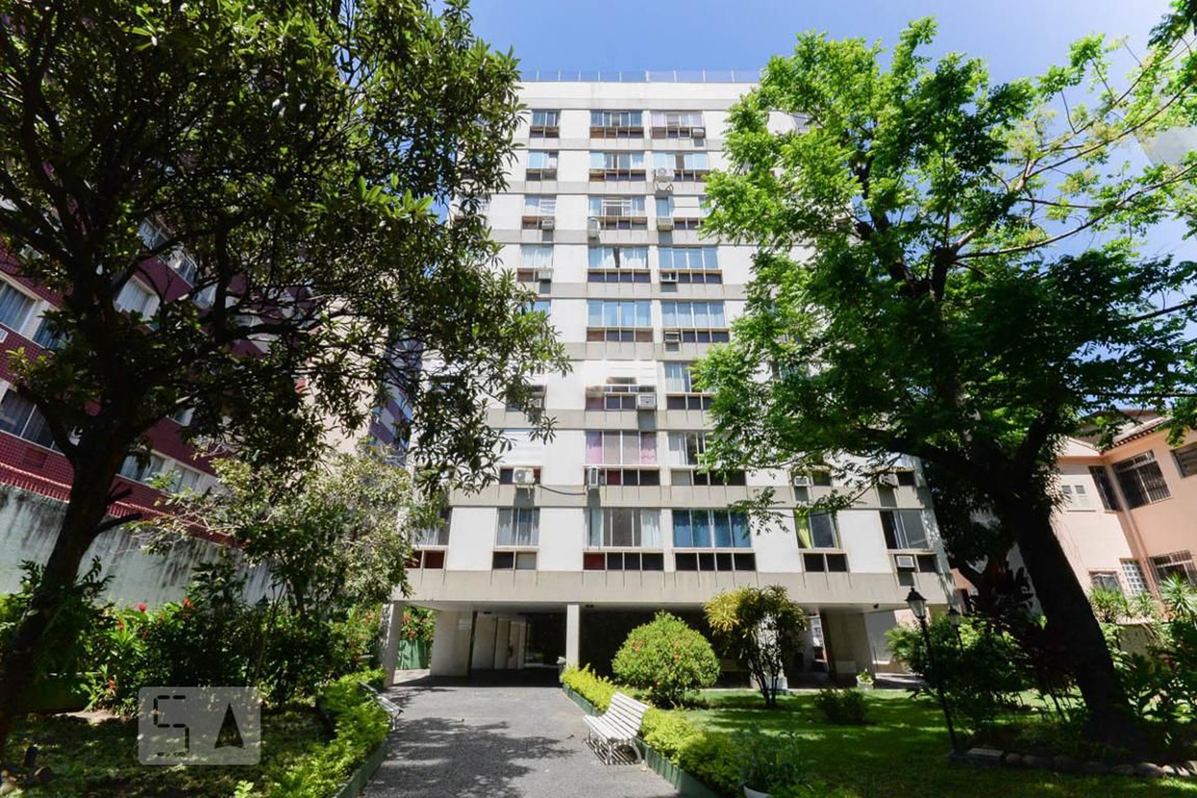 Fachada Condomínio em Rua Doutor Satamini, 200