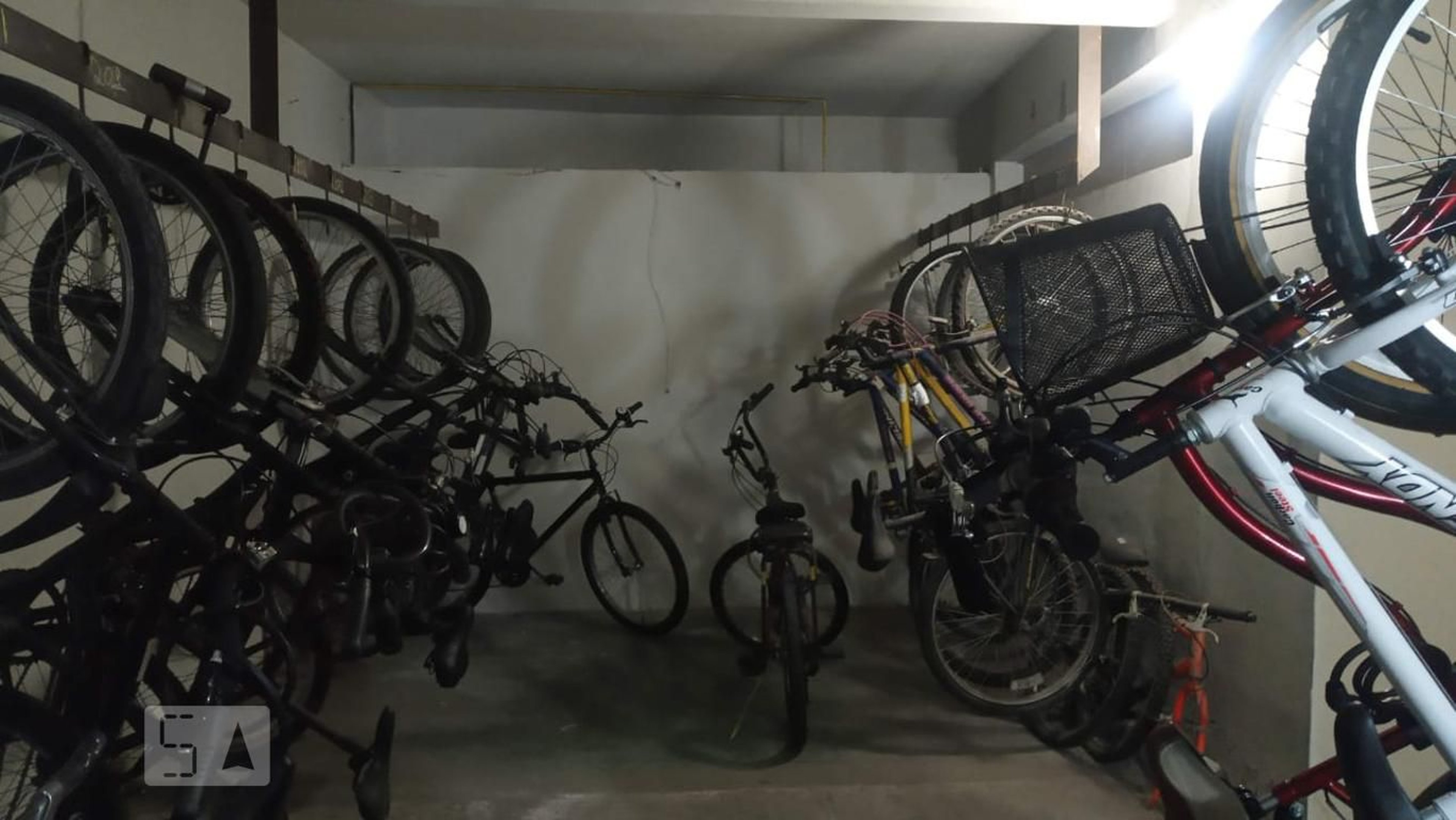 Bicicletário - Edifício Boulevard Saint Michel