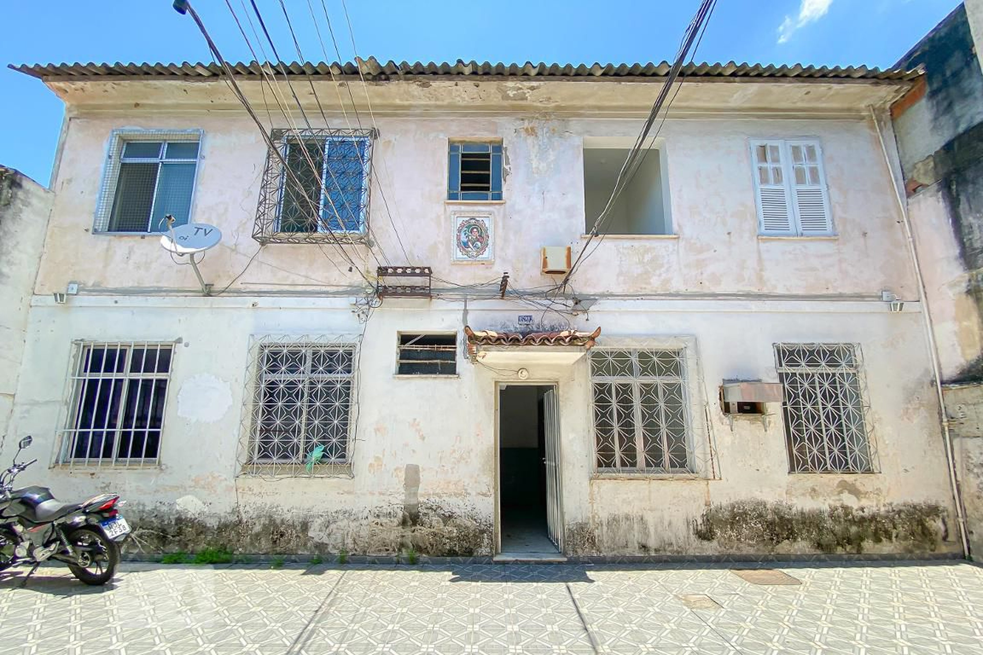 Fachada do Prédio Condomínio em Estrada da Água Grande, 1520