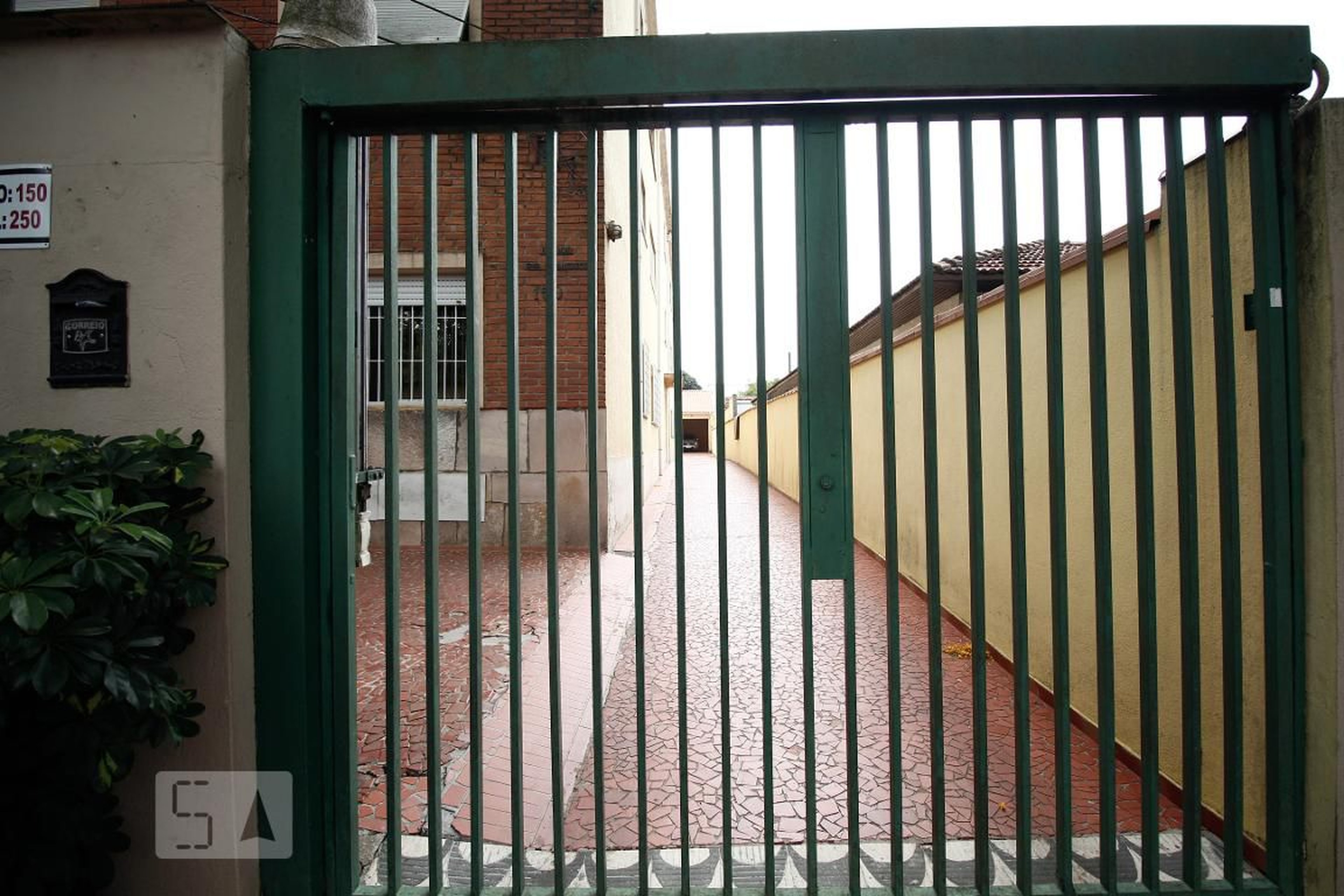 Fachada Condomínio em Rua Itavuru, 150