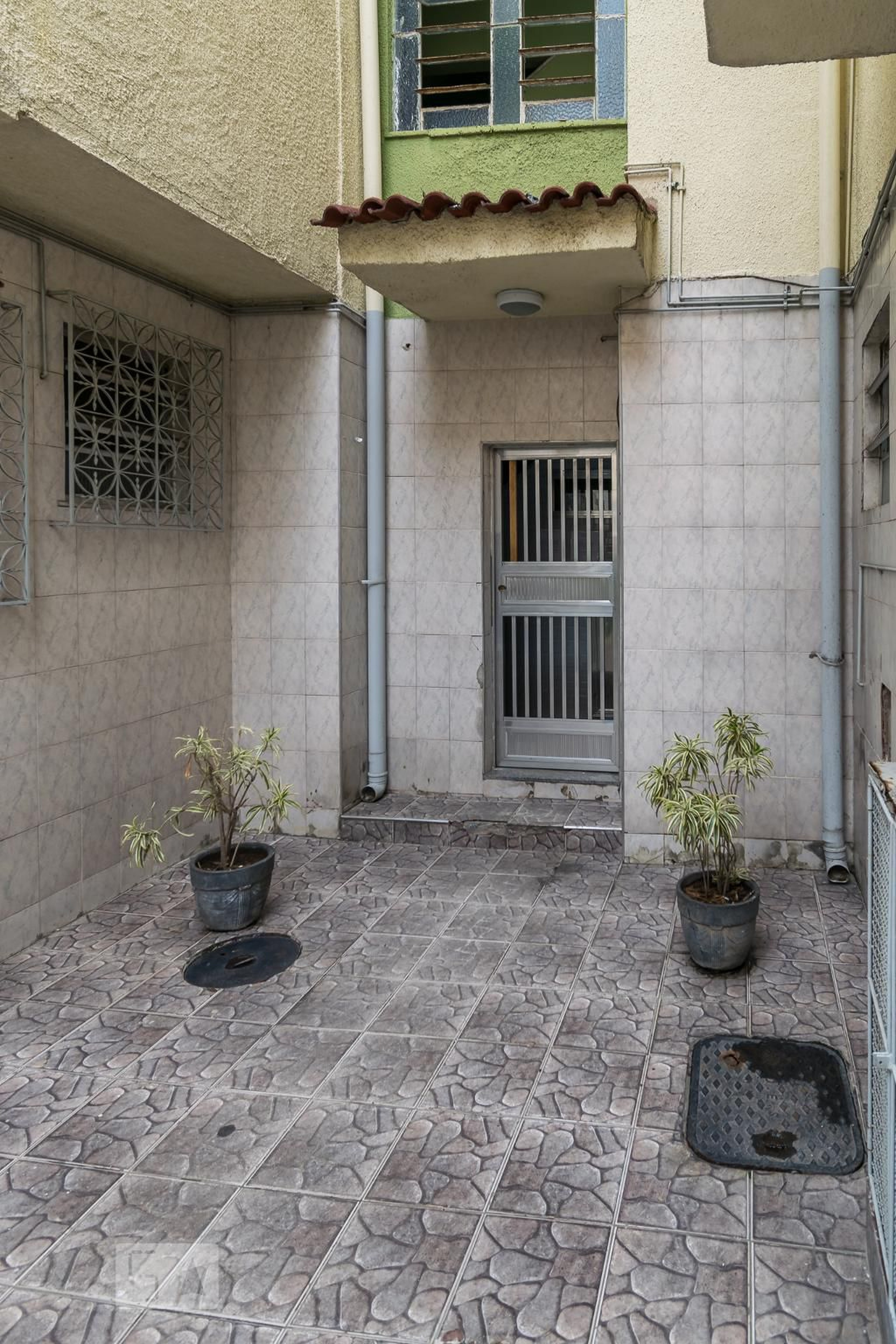 Entrada do prédio - null