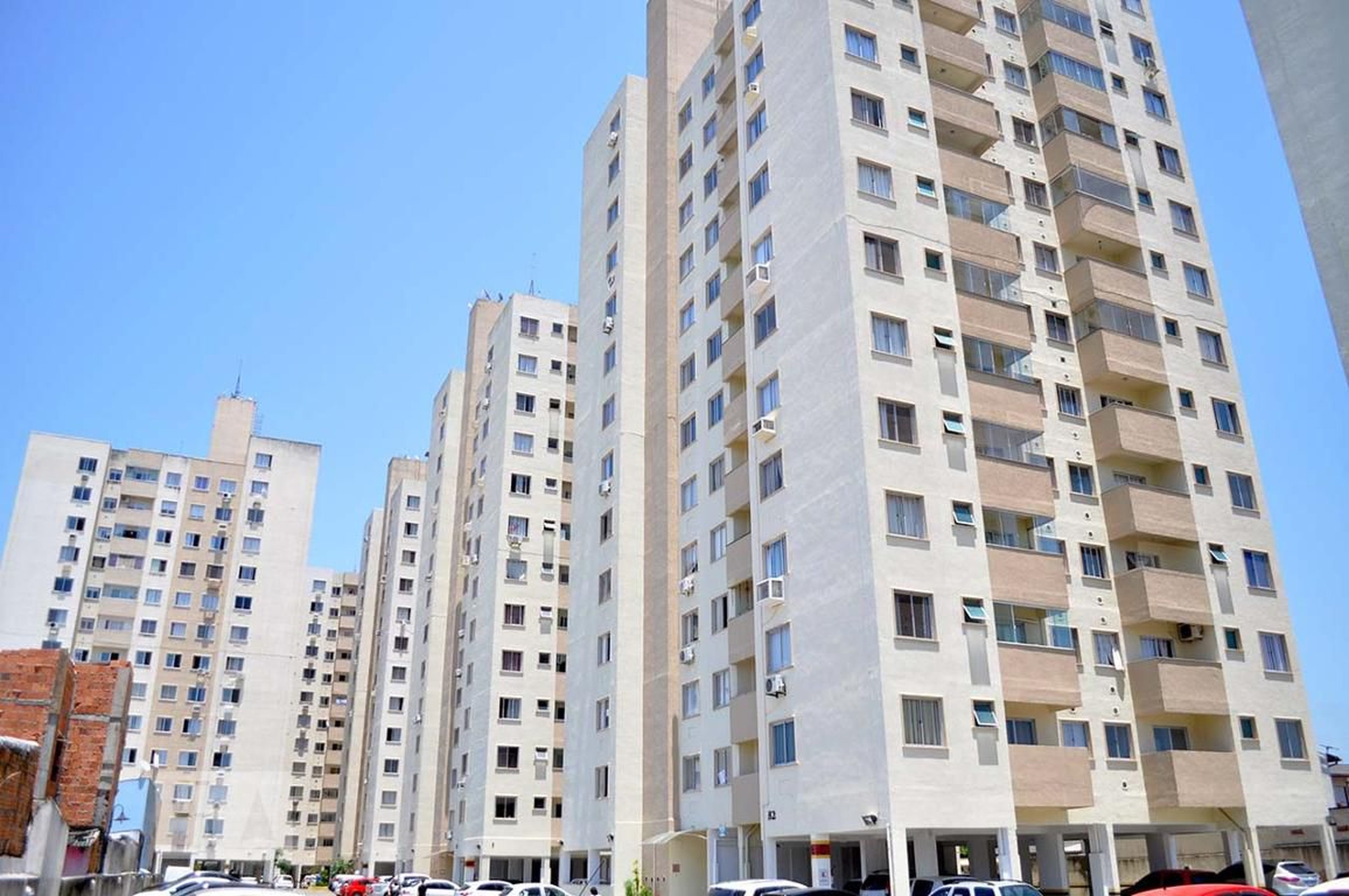 Fachada do Condomínio Condomínio em Rua Adão Manoel da Silva, 134