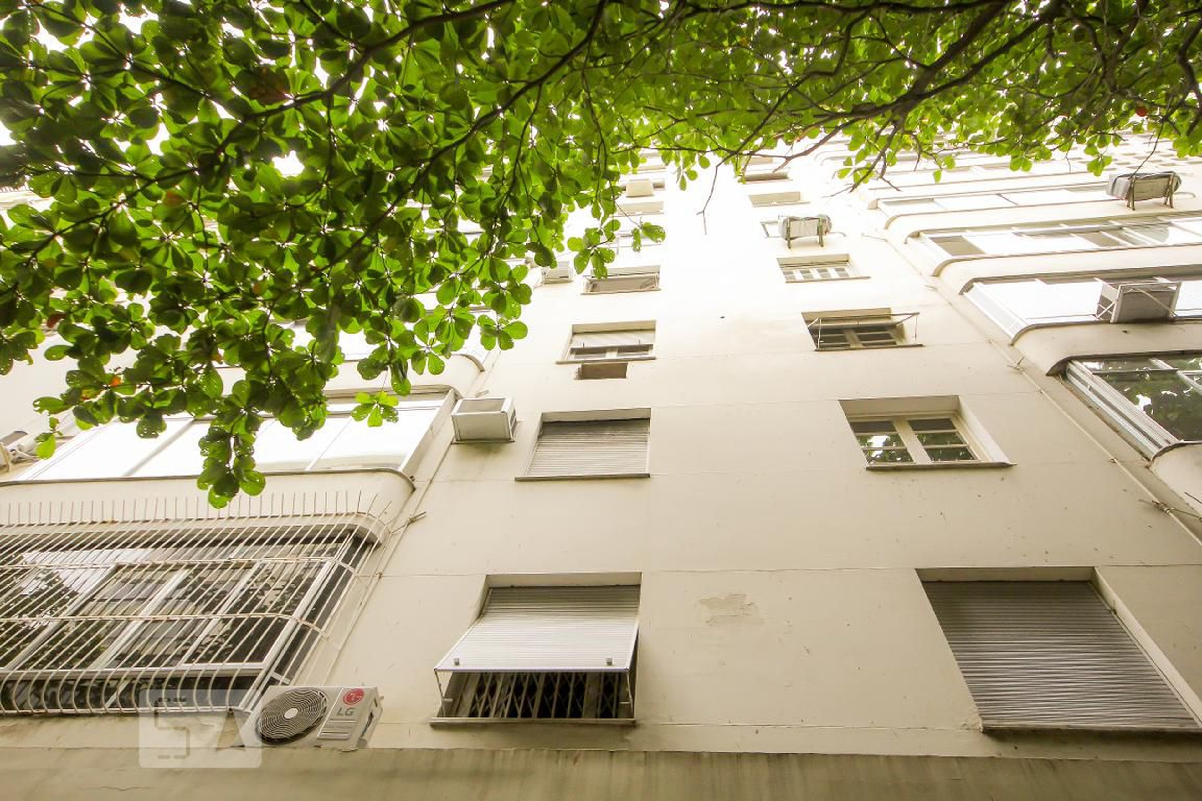 Fachada Condomínio em Avenida Rainha Elisabeth, 100