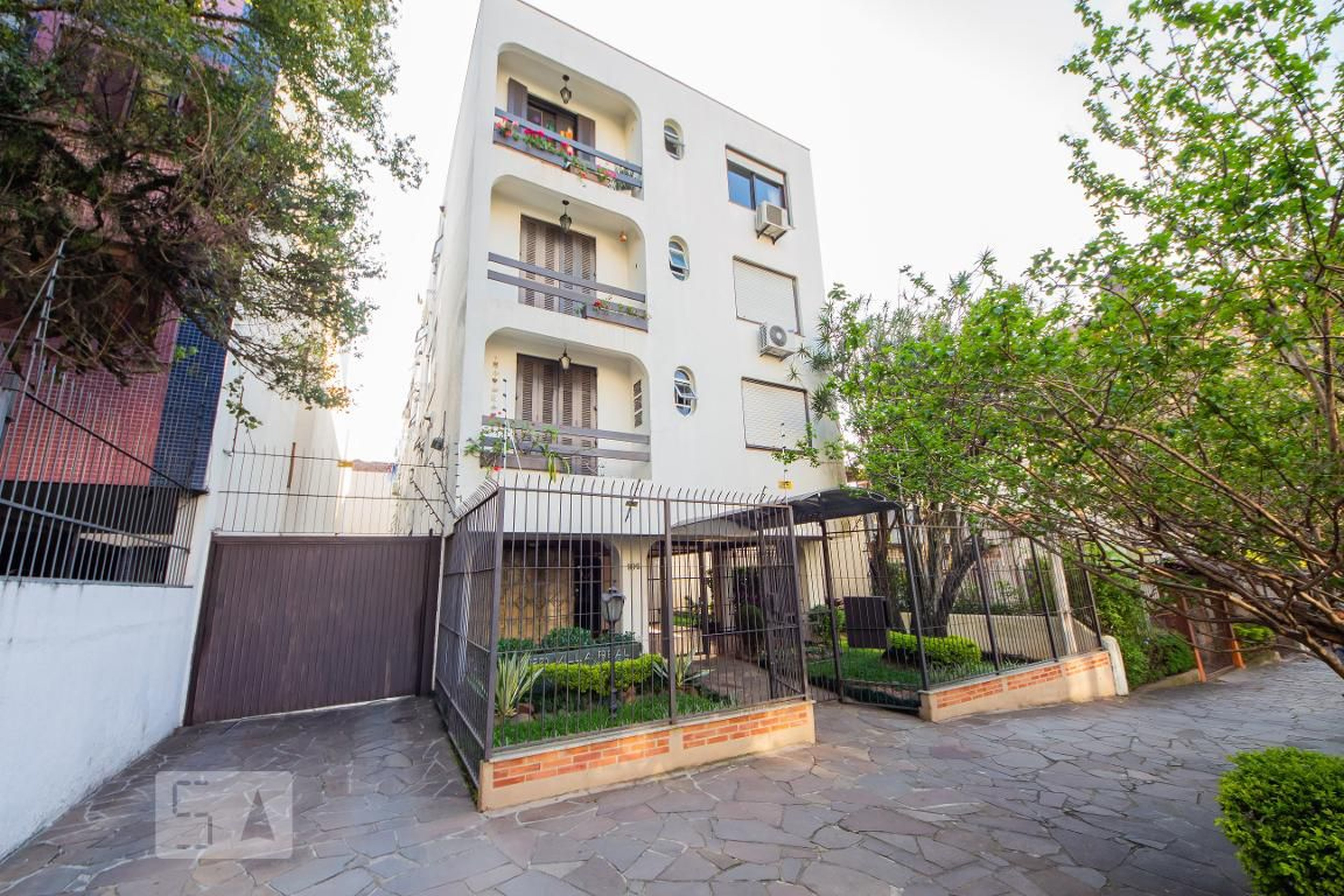 Fachada do Condomínio Edifício Villa Real