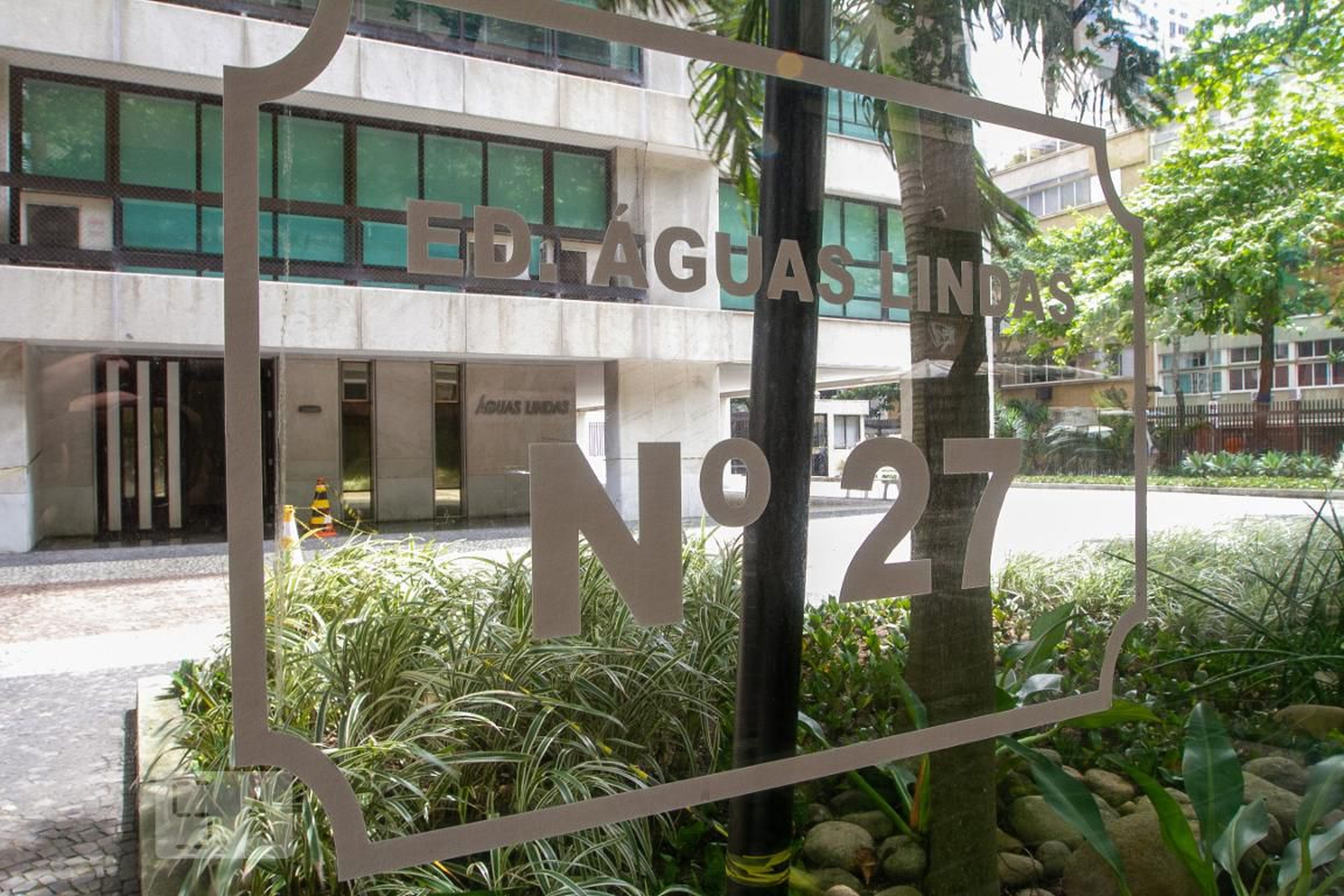 Fachada do Prédio Condomínio em Rua Farme de Amoedo, 27