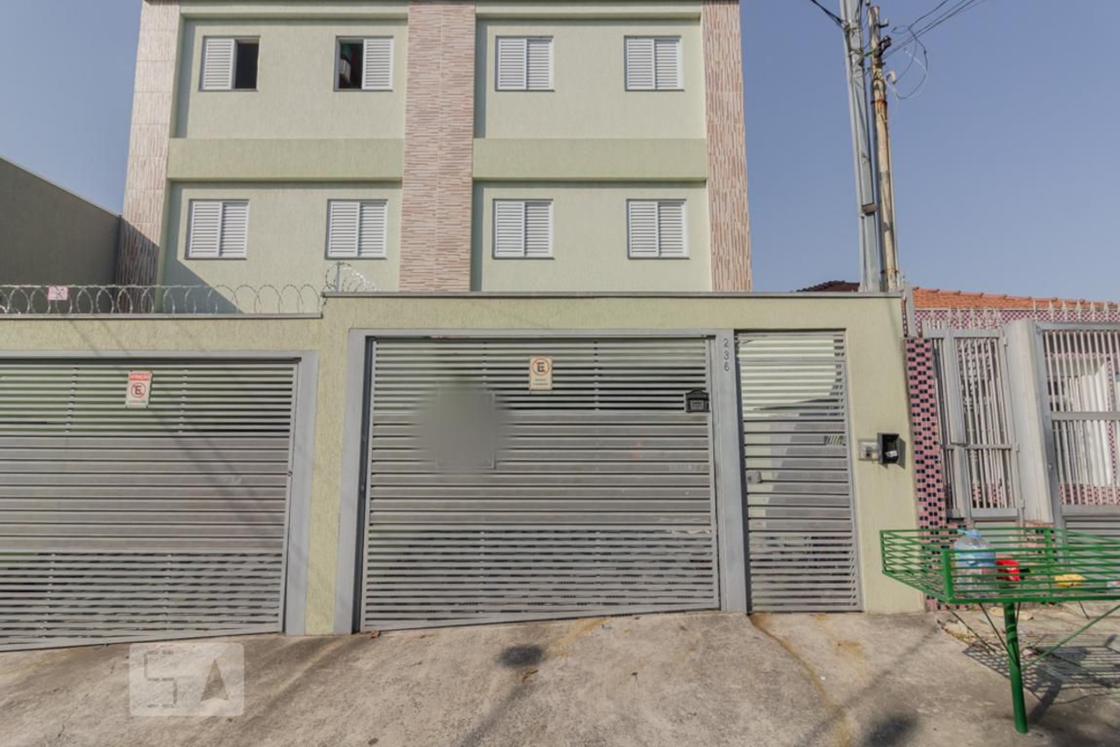 Fachada Condomínio em Rua Pacaembu, 236