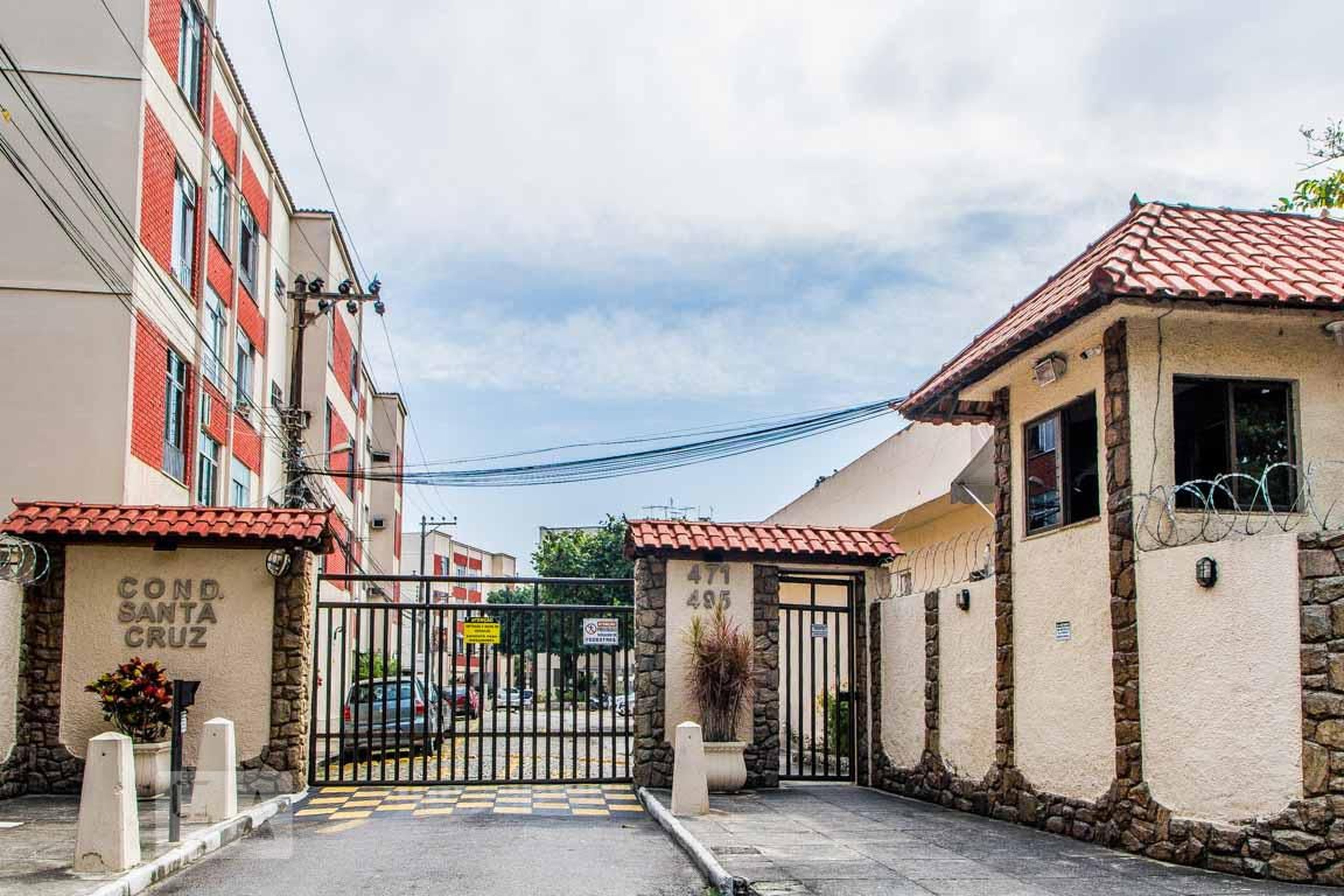 Fachada do Condomínio Condomínio Santa Cruz