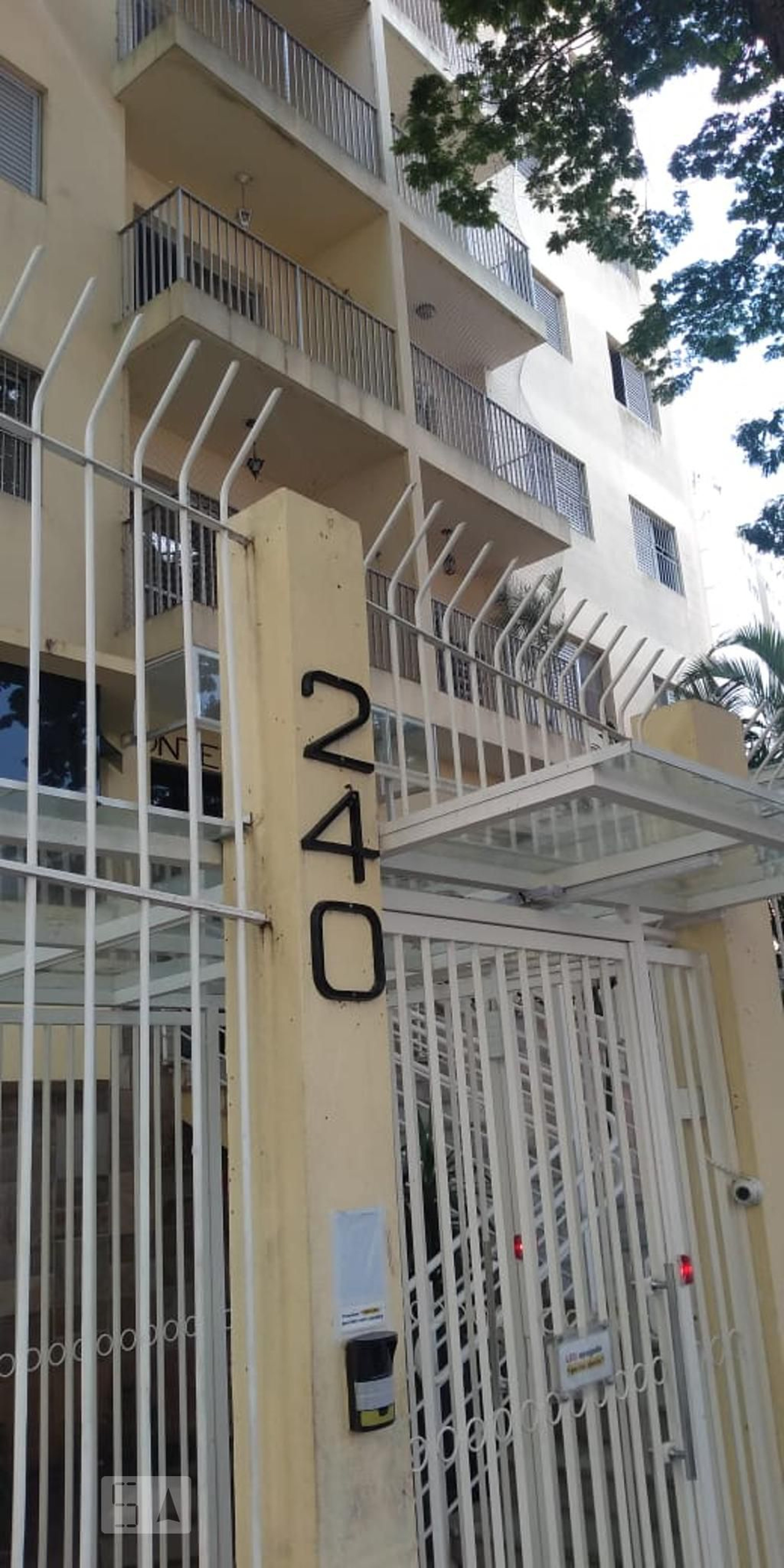 Fachada do Condomínio Edifício Monte Carlo