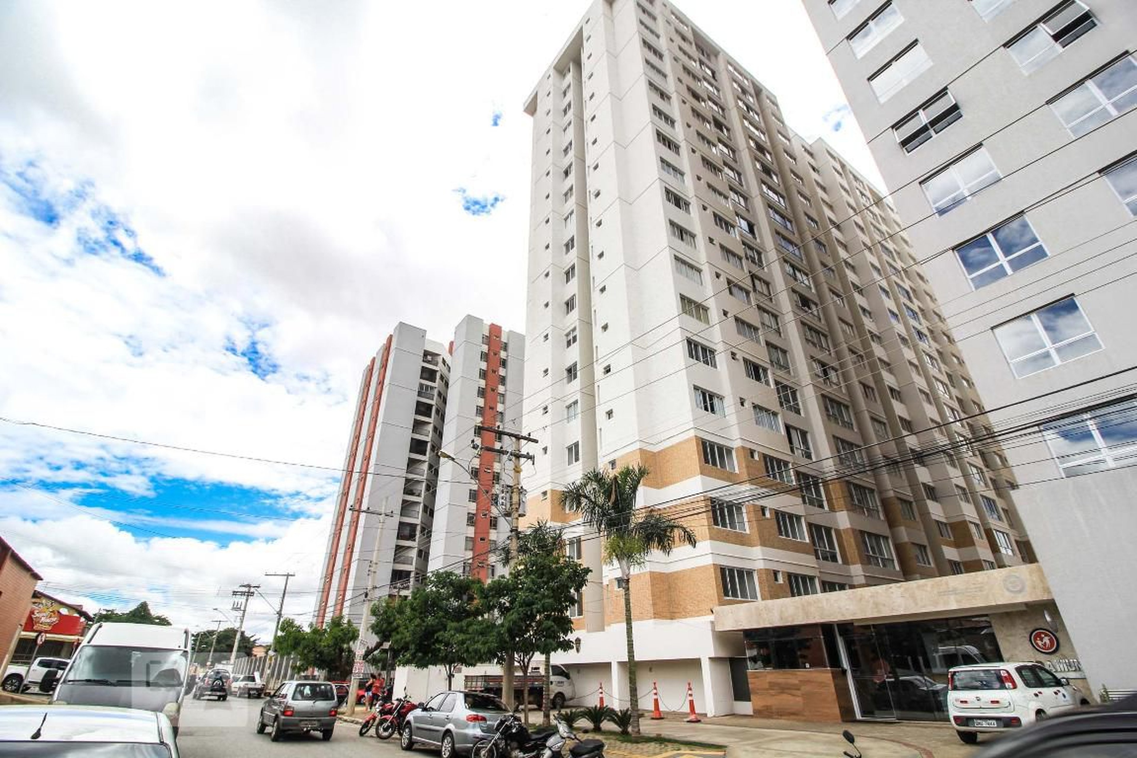 Fachada do Condomínio Condomínio em Avenida C-171, 150