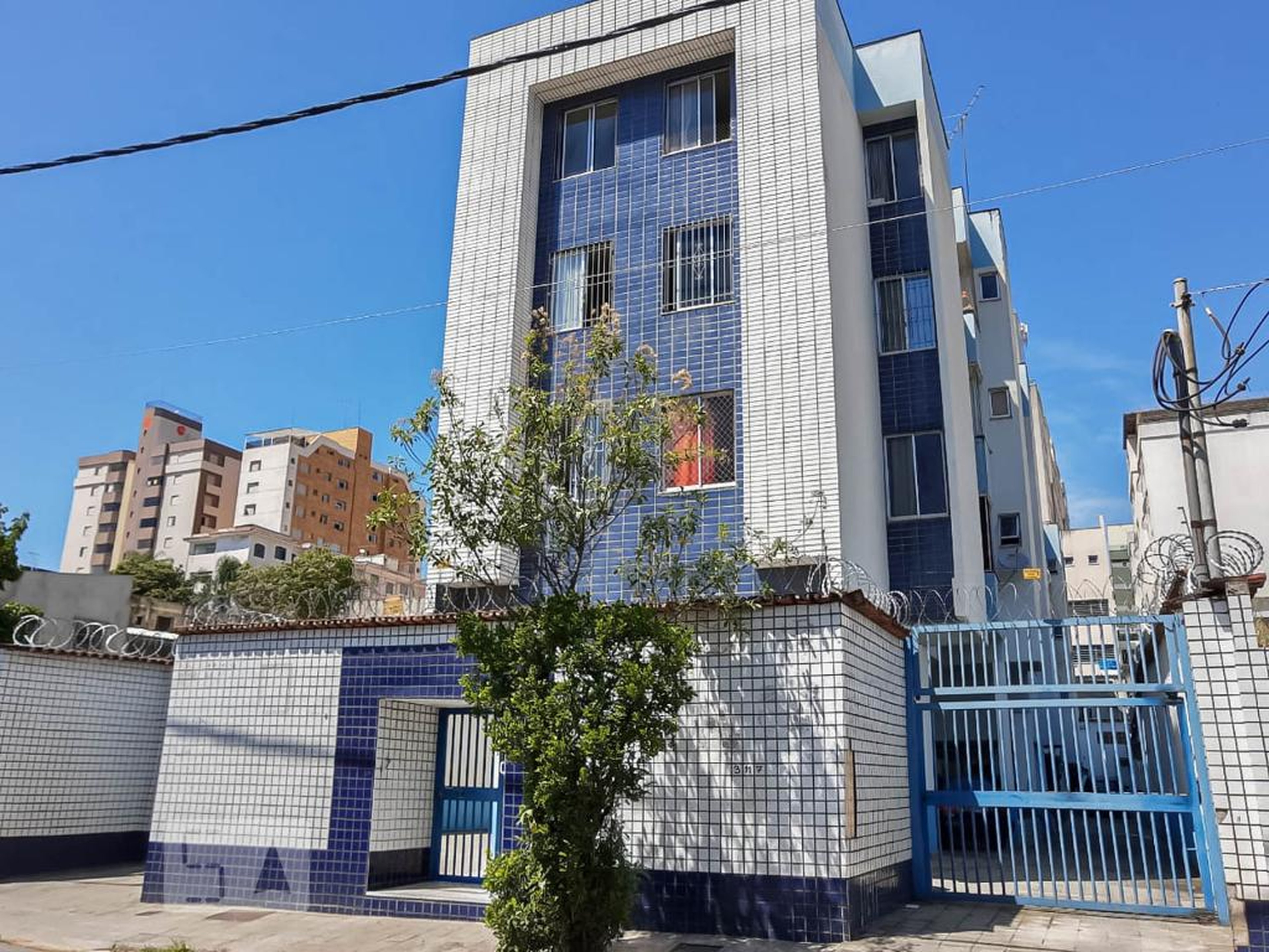 Fachada do Prédio Condomínio em Rua Major Barbosa, 114