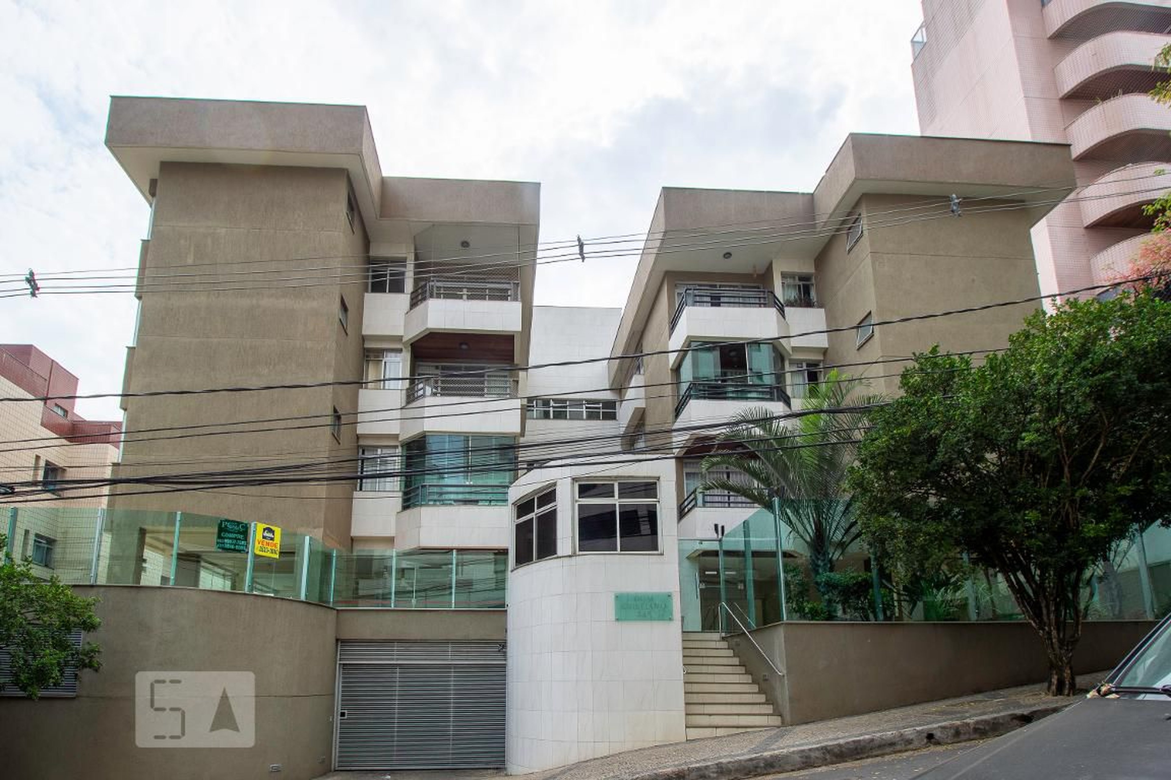 Fachada Condomínio em Rua Doutor Lucídio Avelar, 245