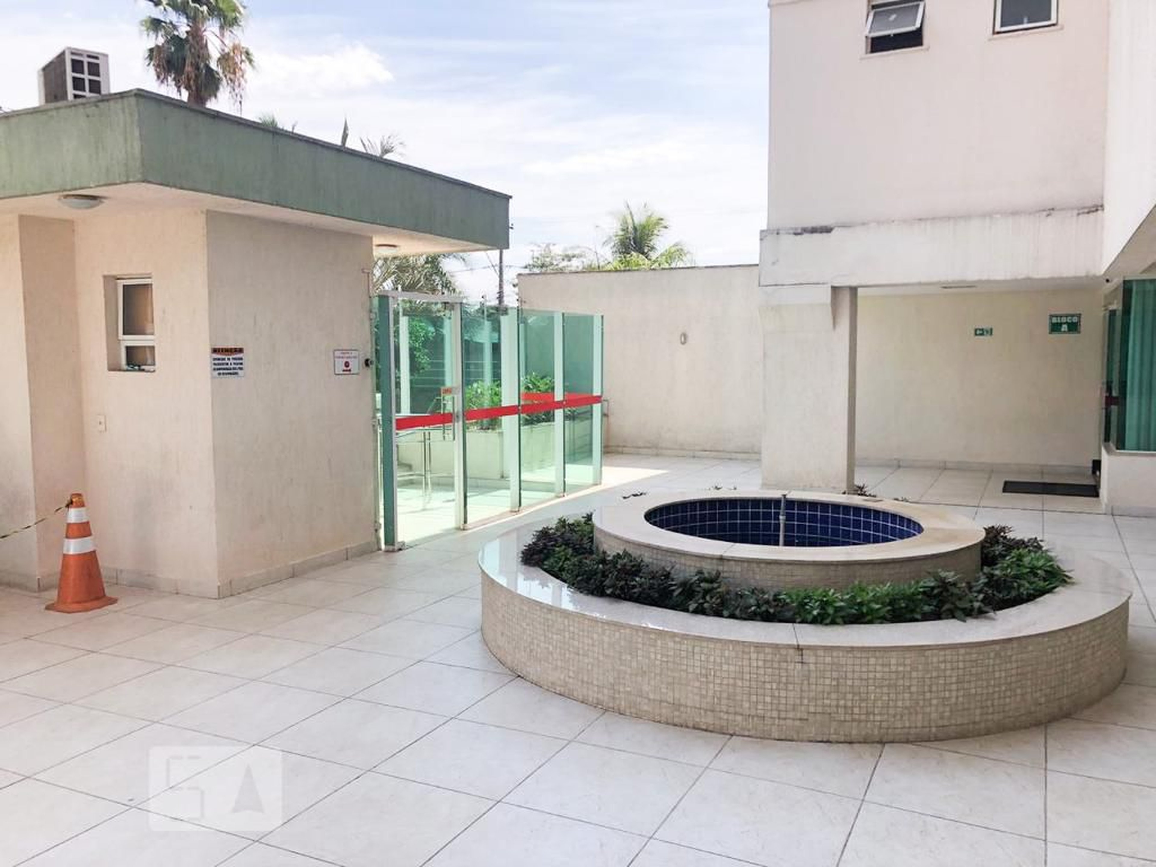 Área externa - Royal Garden 5802B