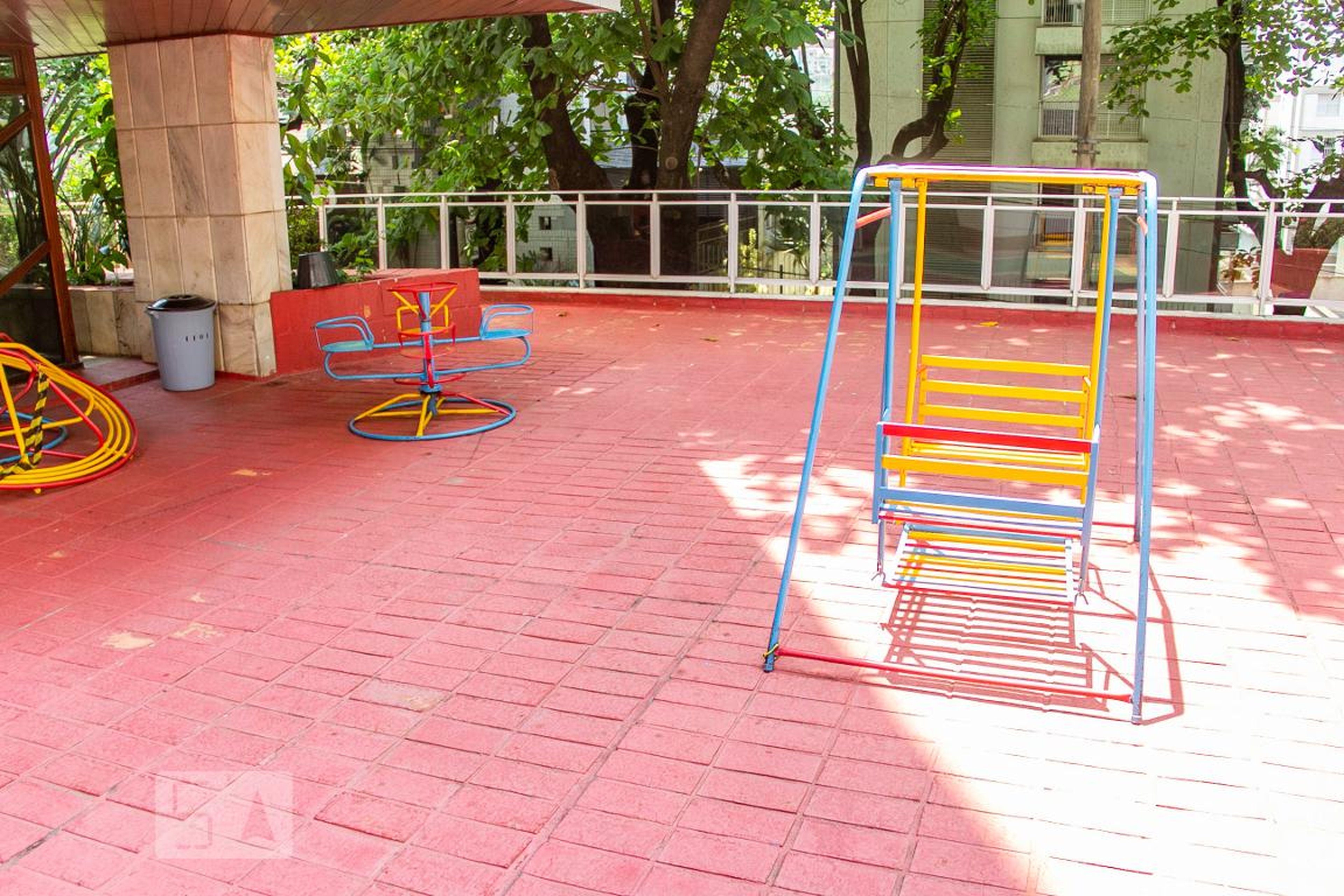 Playground - Edifício Palais de Charmont