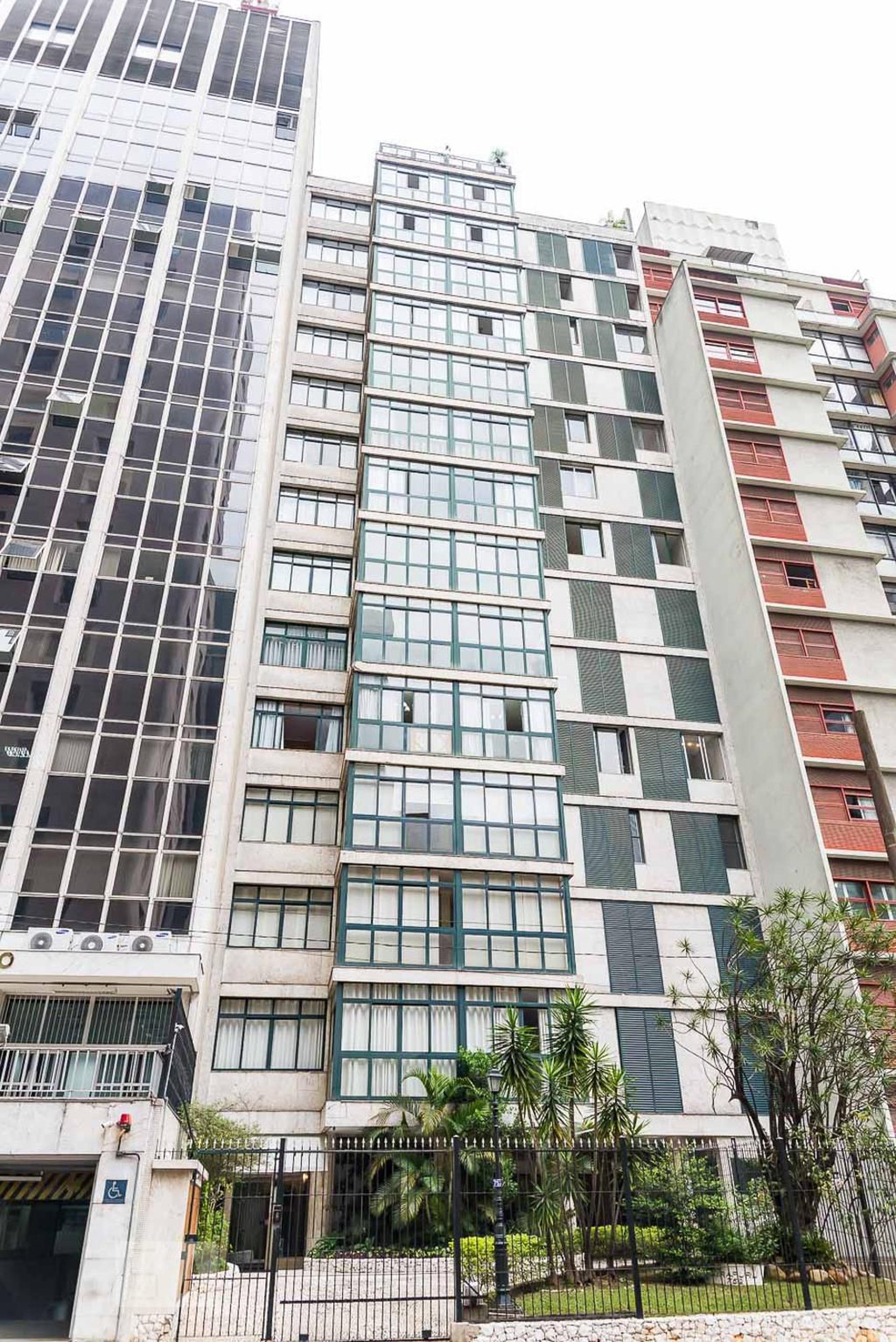 Fachada Condomínio Uirapuru