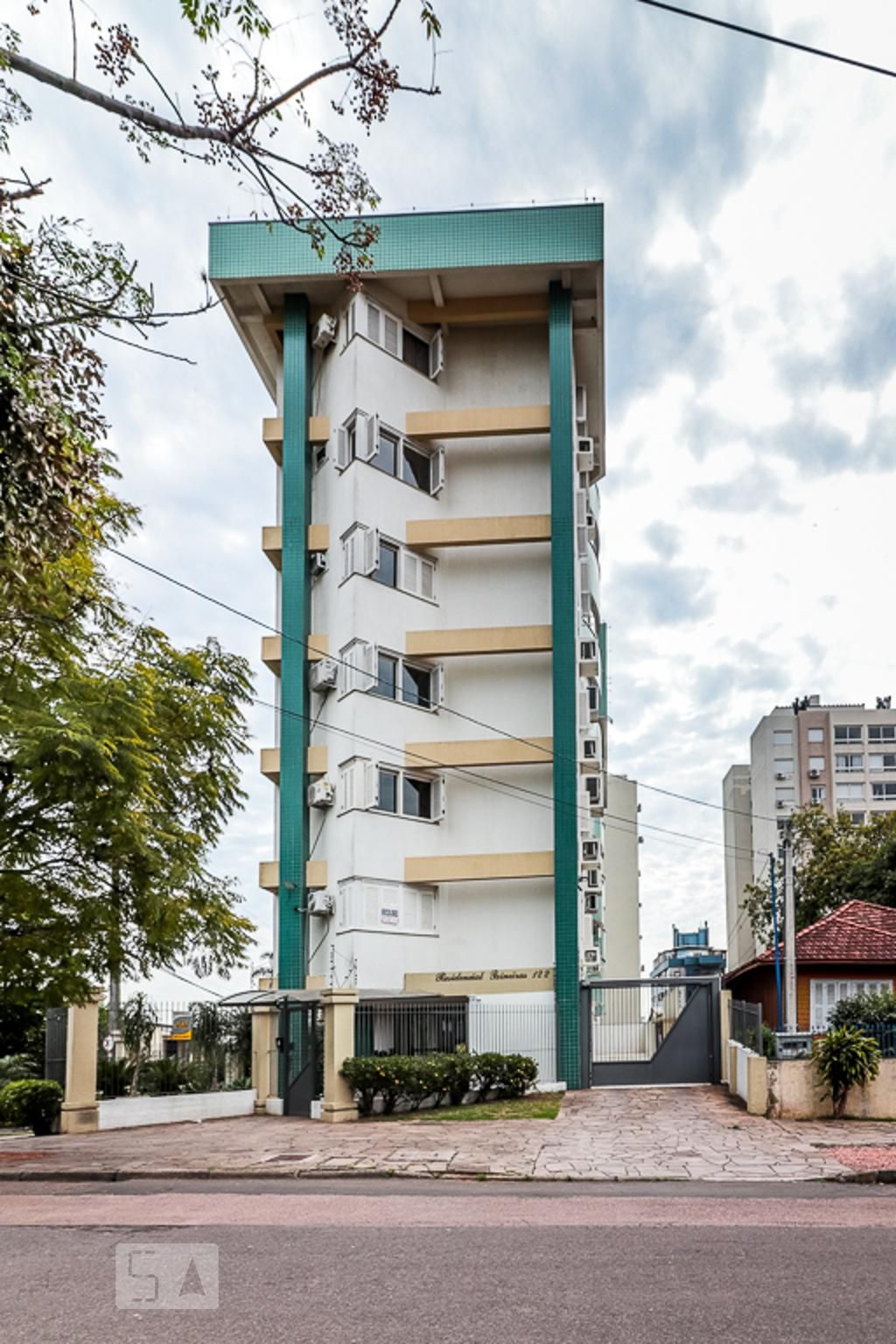 Fachada Condomínio em Rua Isidoro Tressi, 122