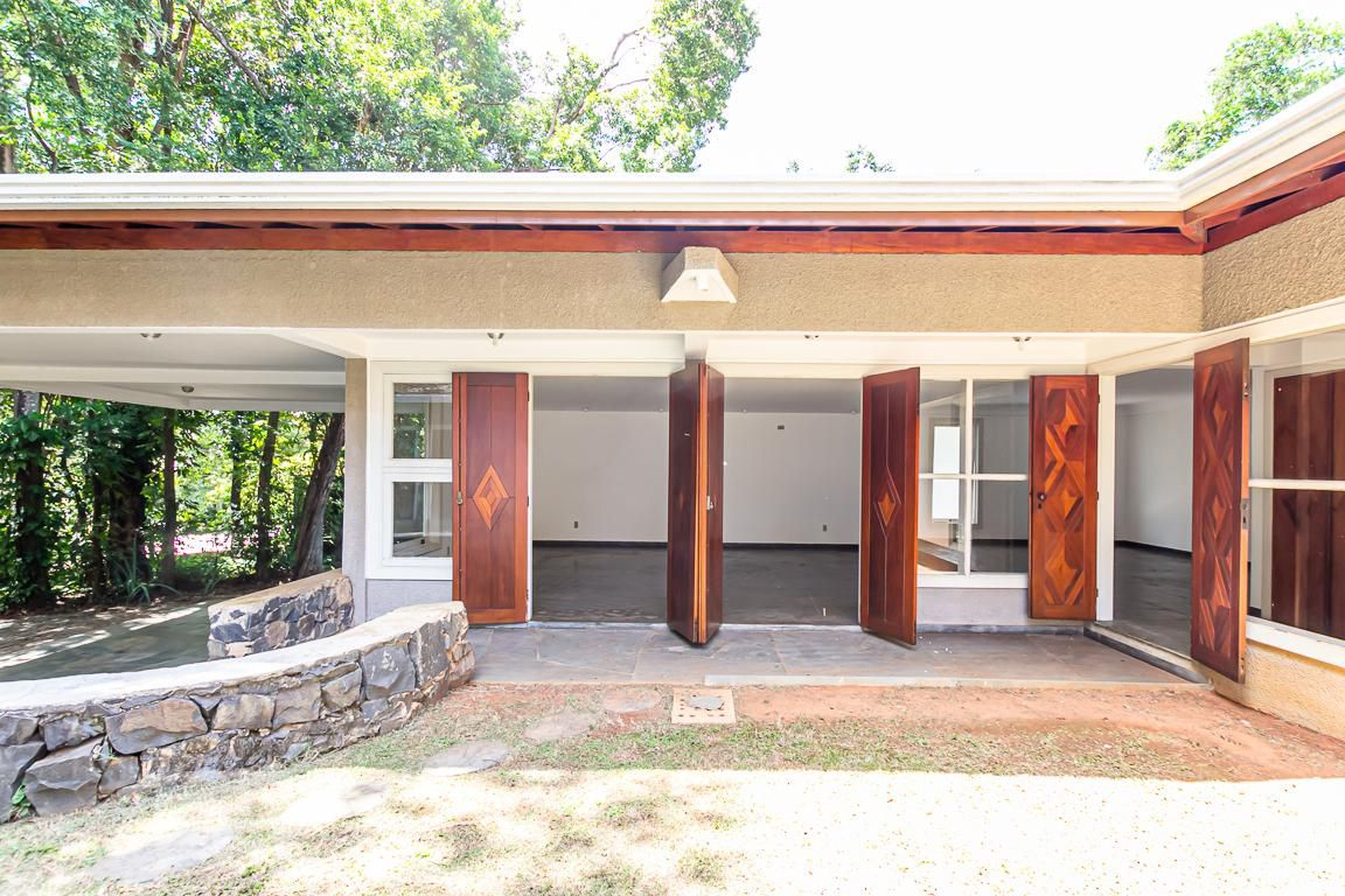 Fachada Condomínio em Rua Doutor Antônio Abramides, 262