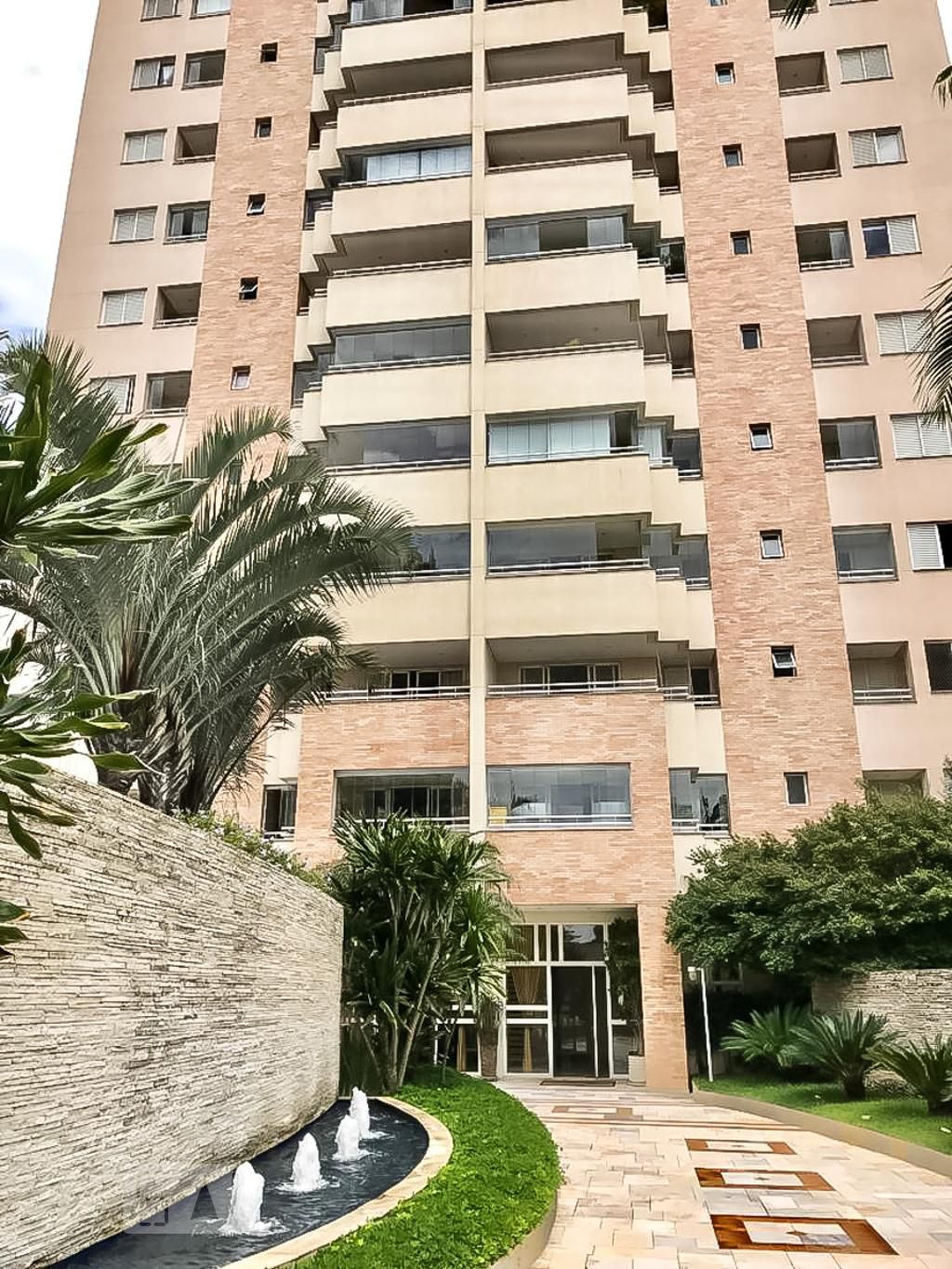 Fachada Condomínio em Rua Conselheiro Lafayette, 440