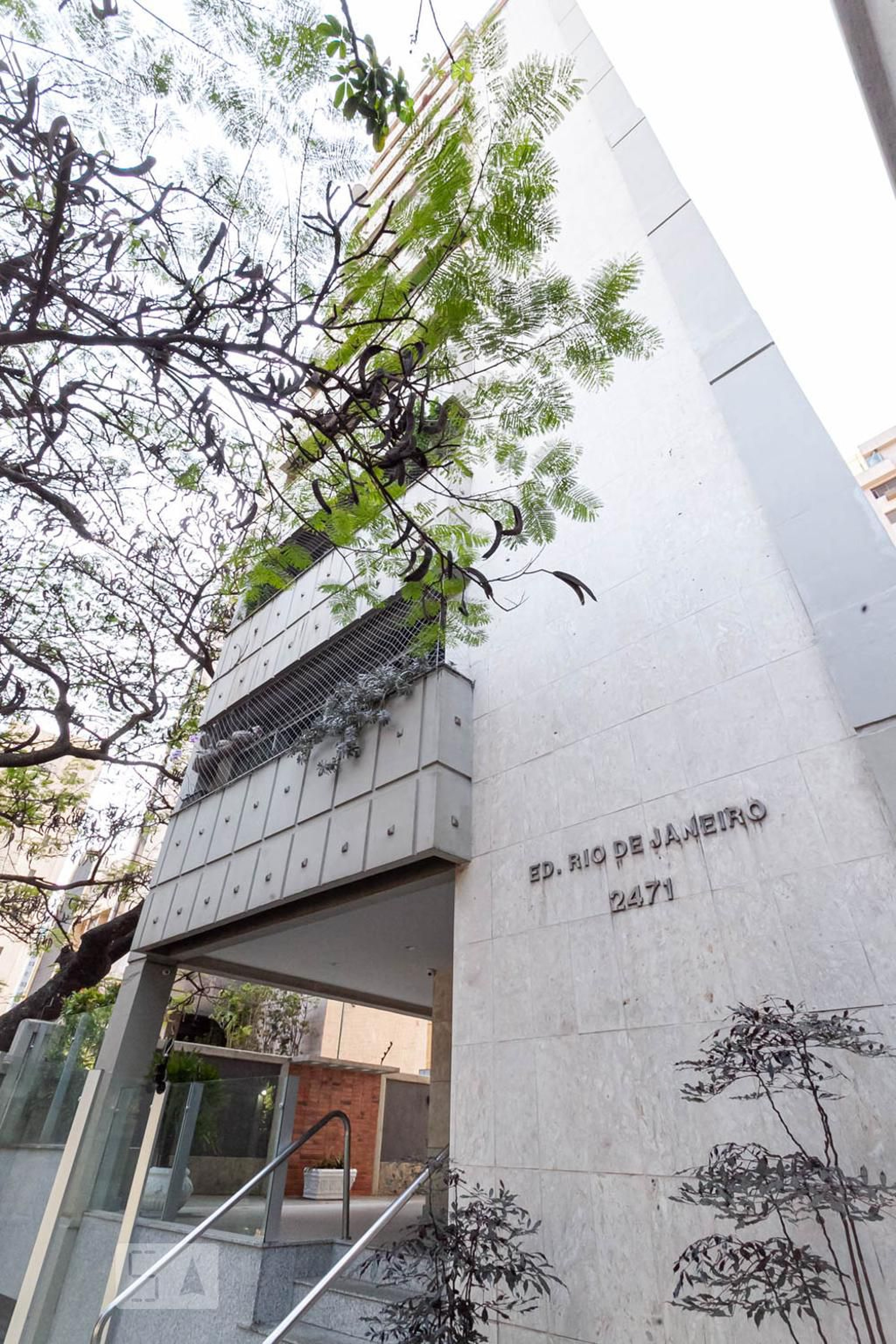 Fachada do Prédio Condomínio em Rua Rio de Janeiro, 2471