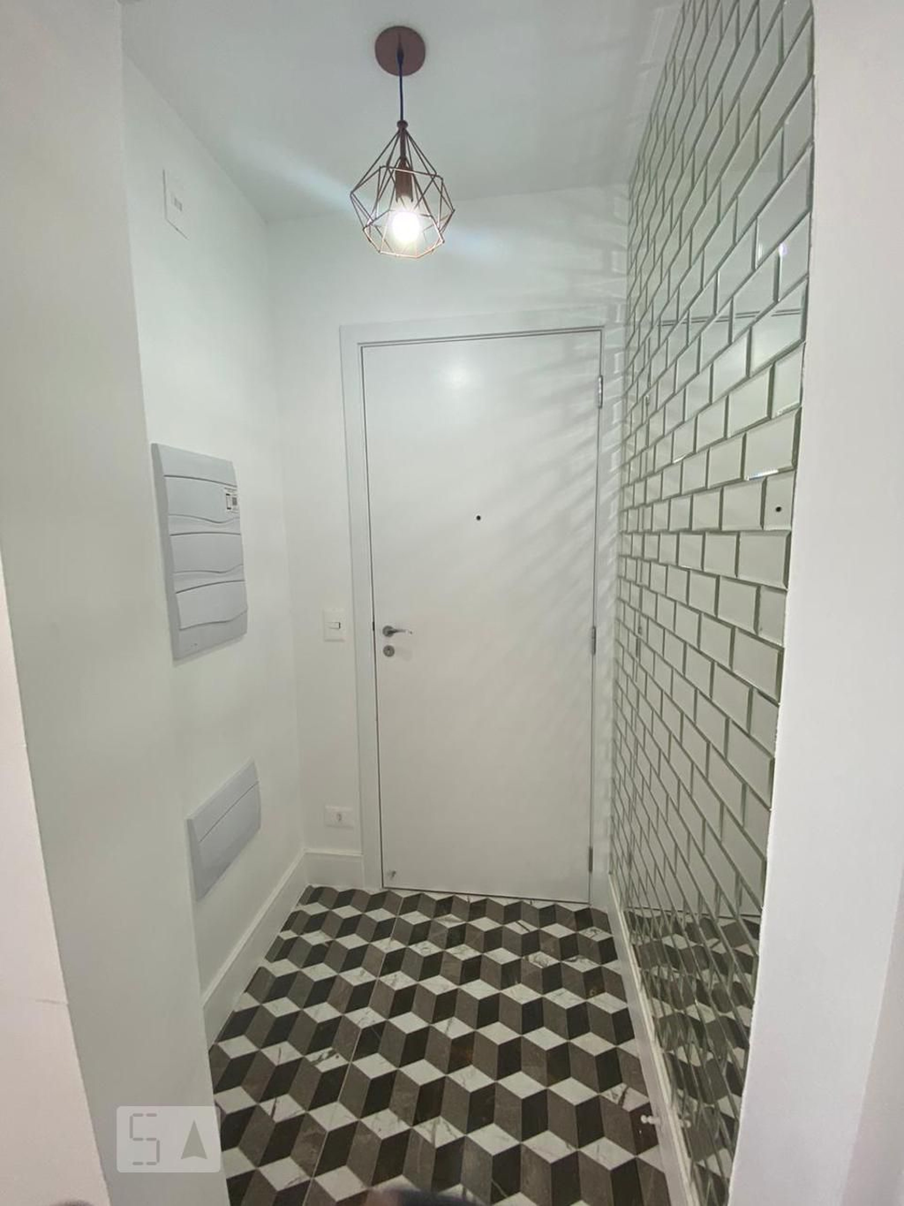 Hall Entrada - Authentic Madalena