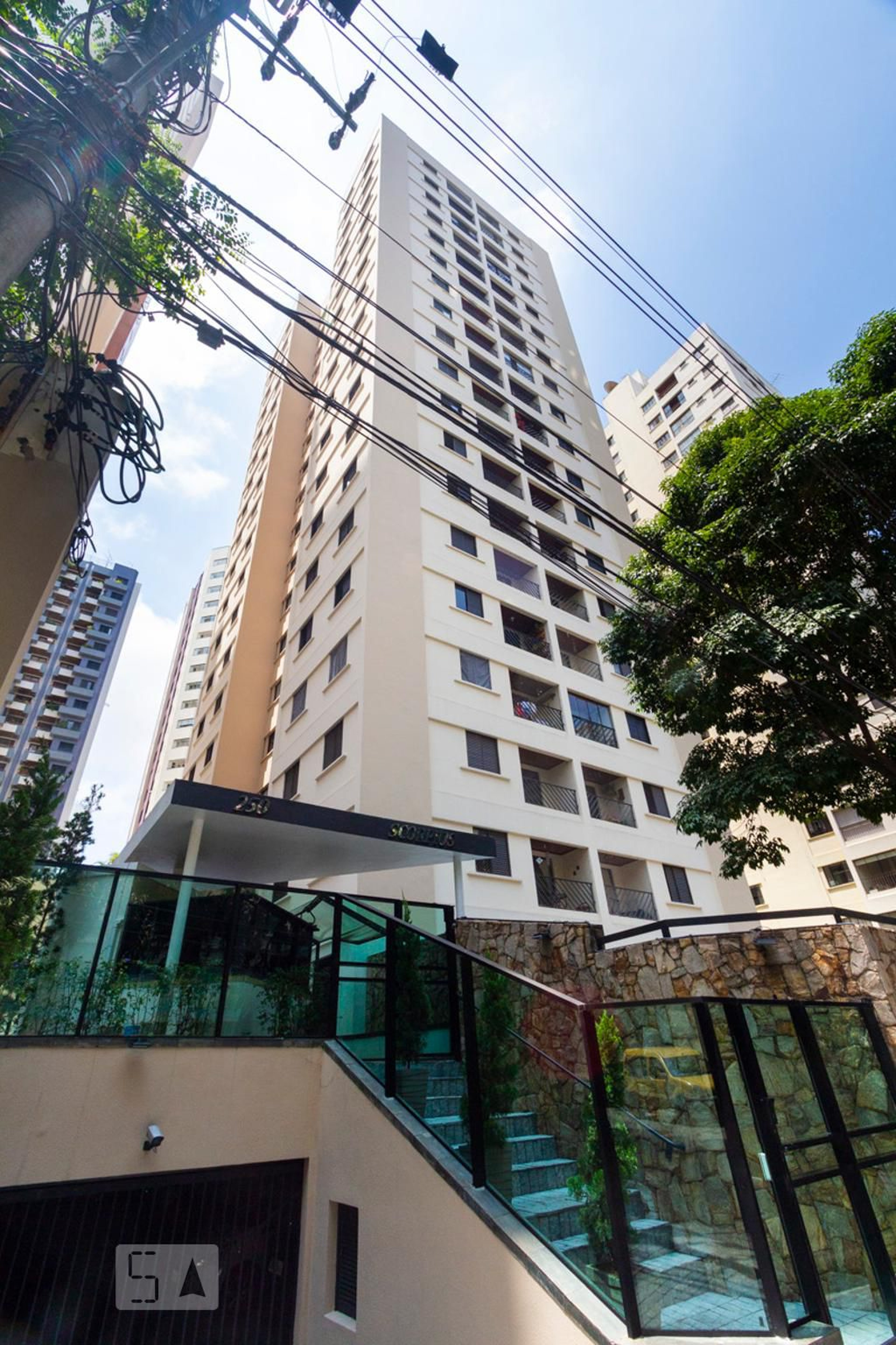 Fachada Condomínio em Rua Praia do Castelo, 25