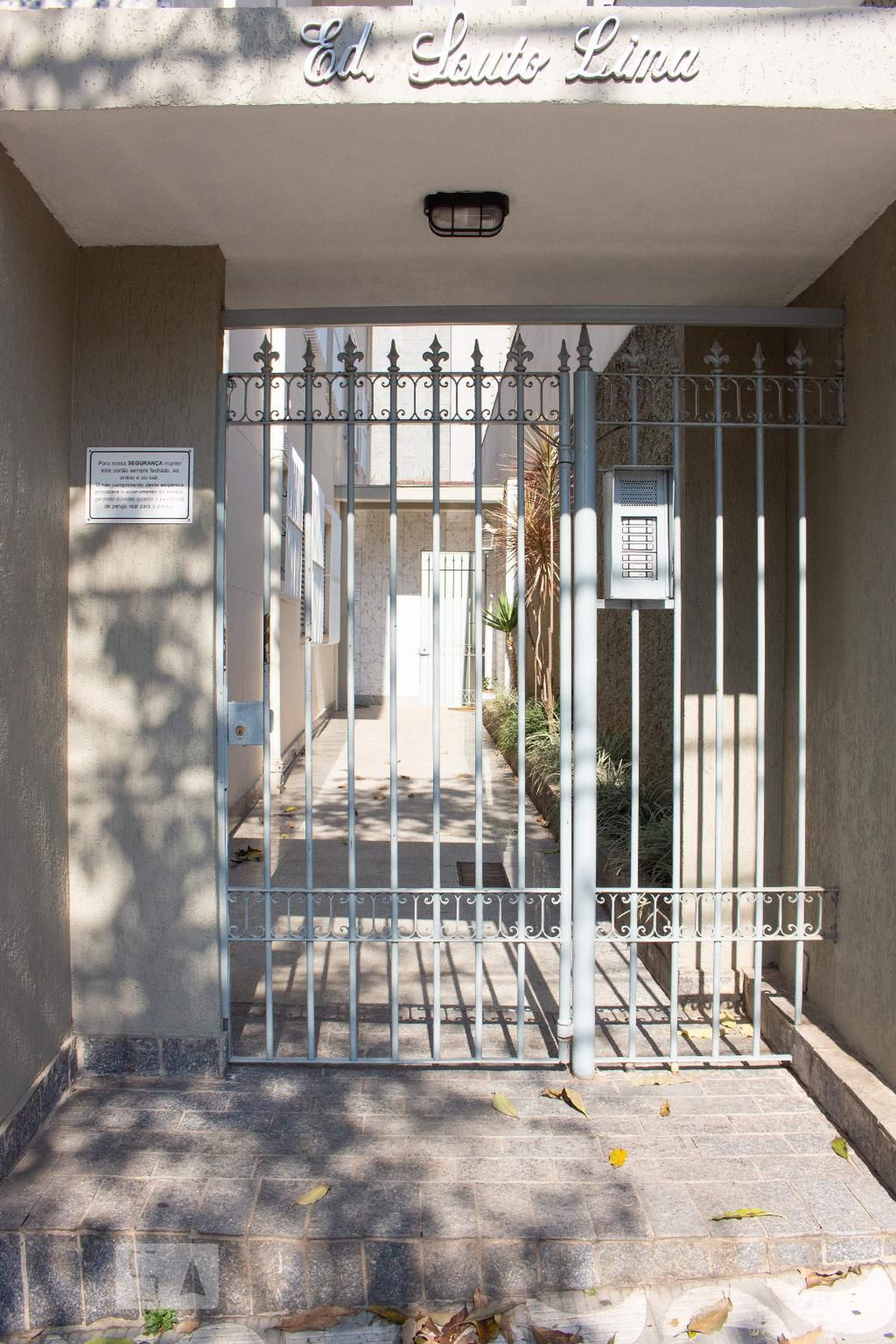 Fachada do Condomínio Condomínio em Rua Rio de Janeiro, 2617