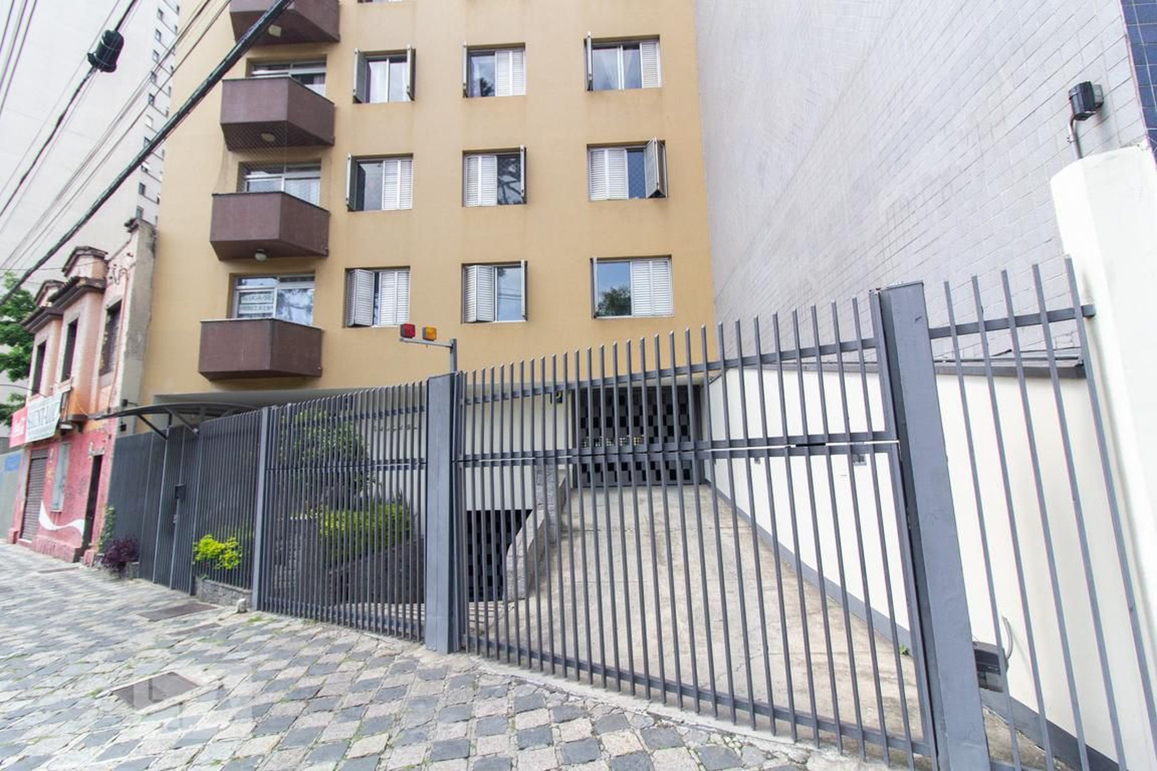 Fachada do Prédio Condomínio em Rua Presidente Carlos Cavalcanti, 69