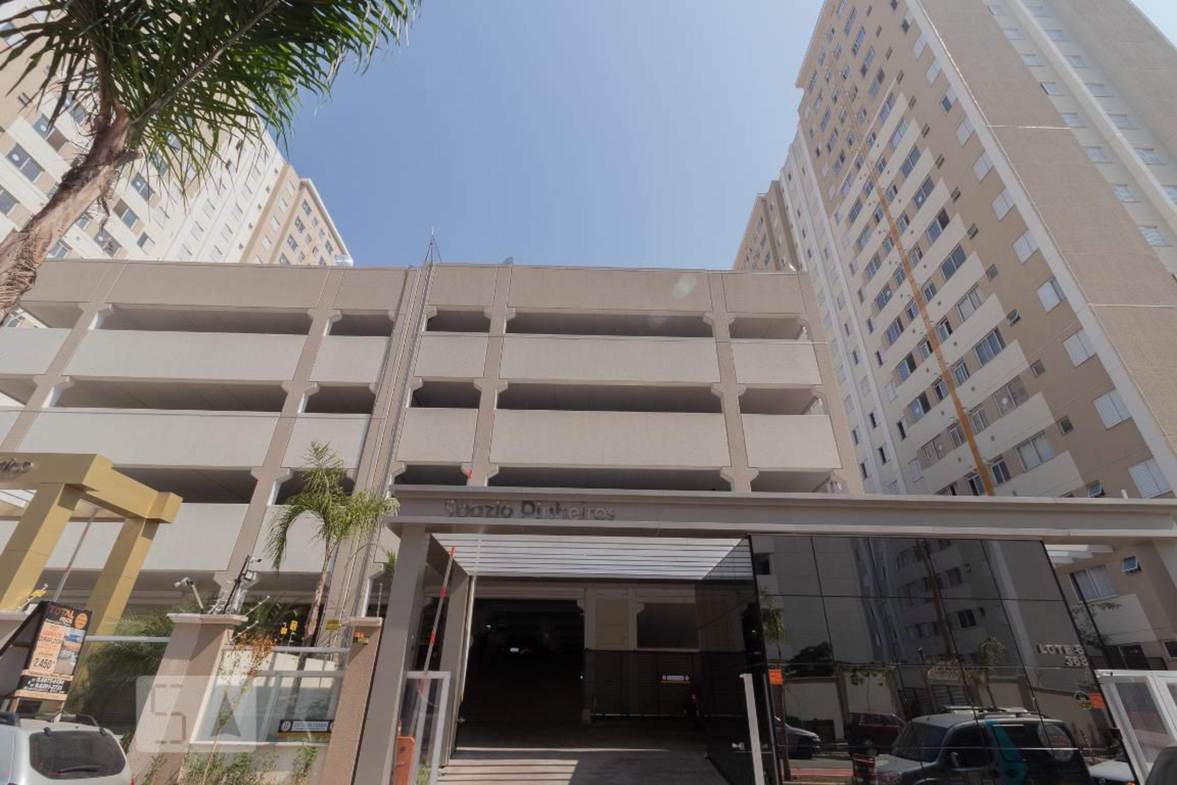 Fachada Condomínio Pinheiros