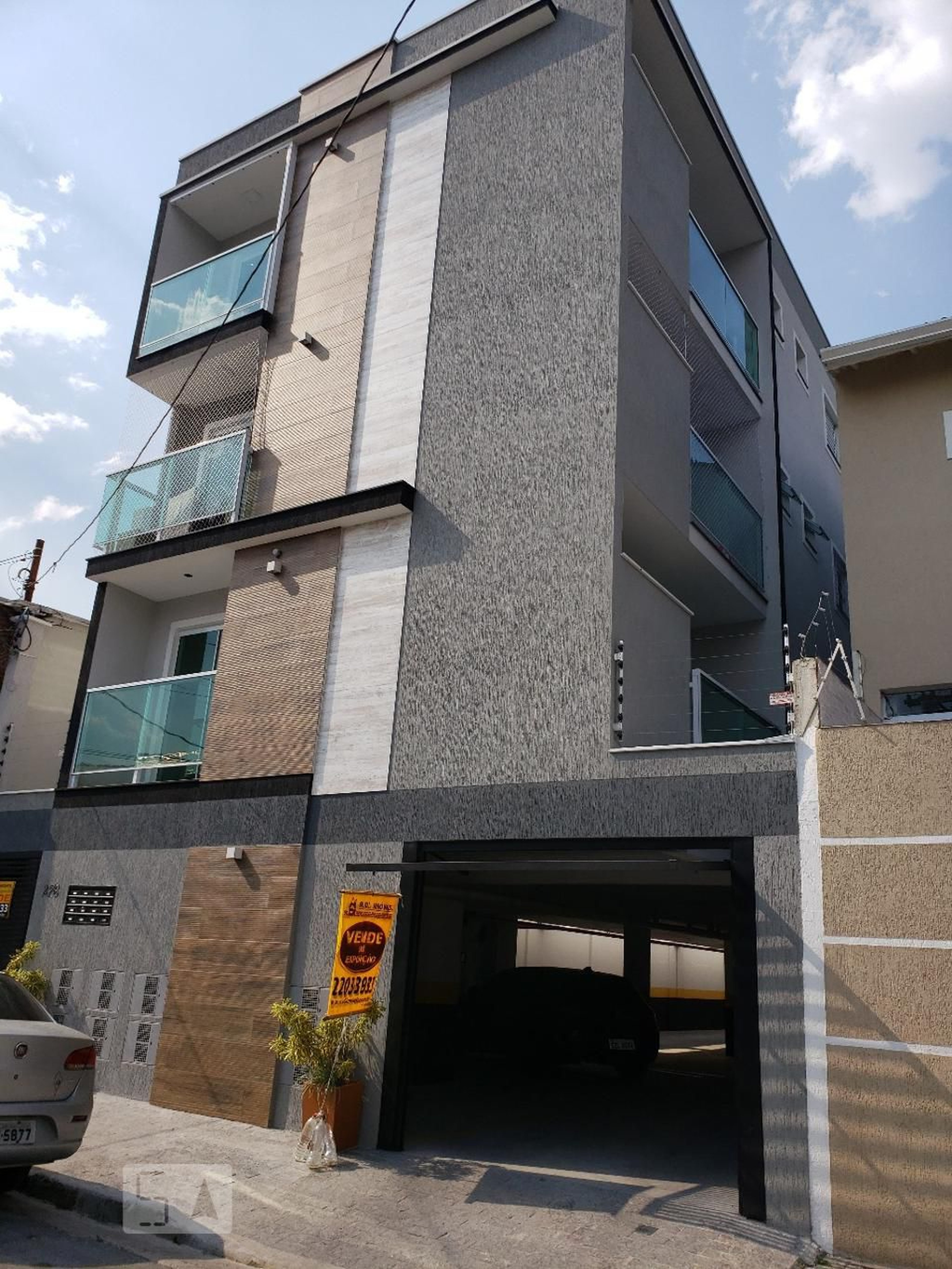 Fachada Condomínio em Rua Padre Agostinho Poncet, 276