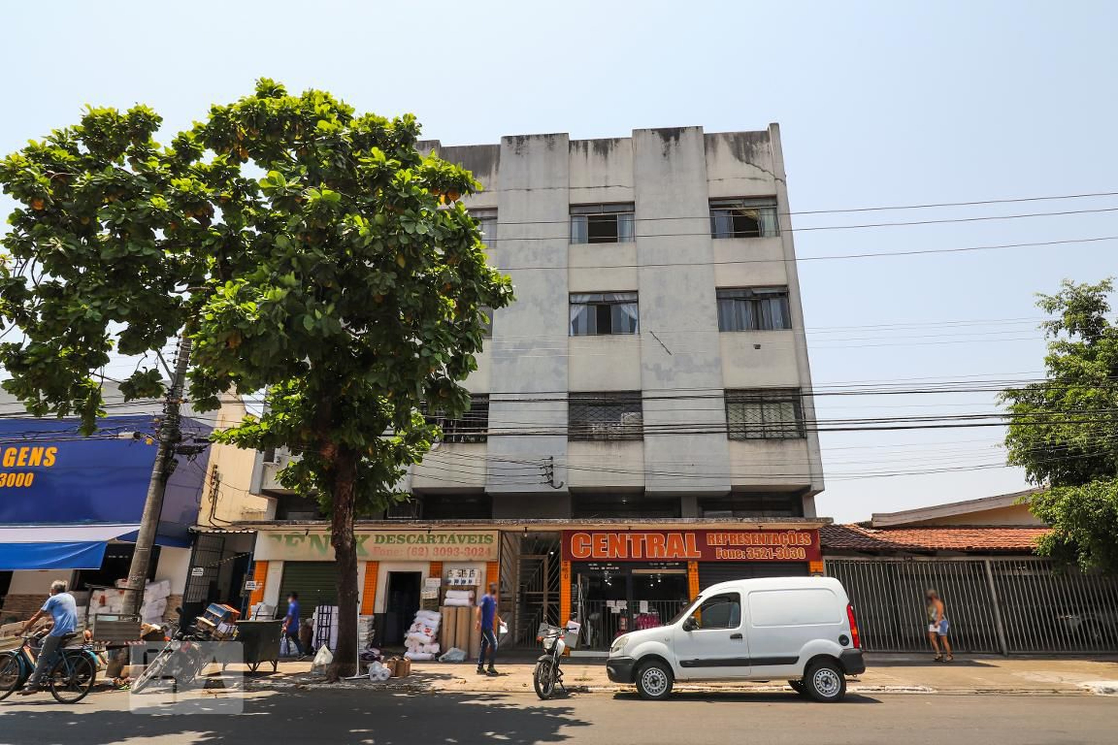 Fachada Condomínio em Rua 74, 550