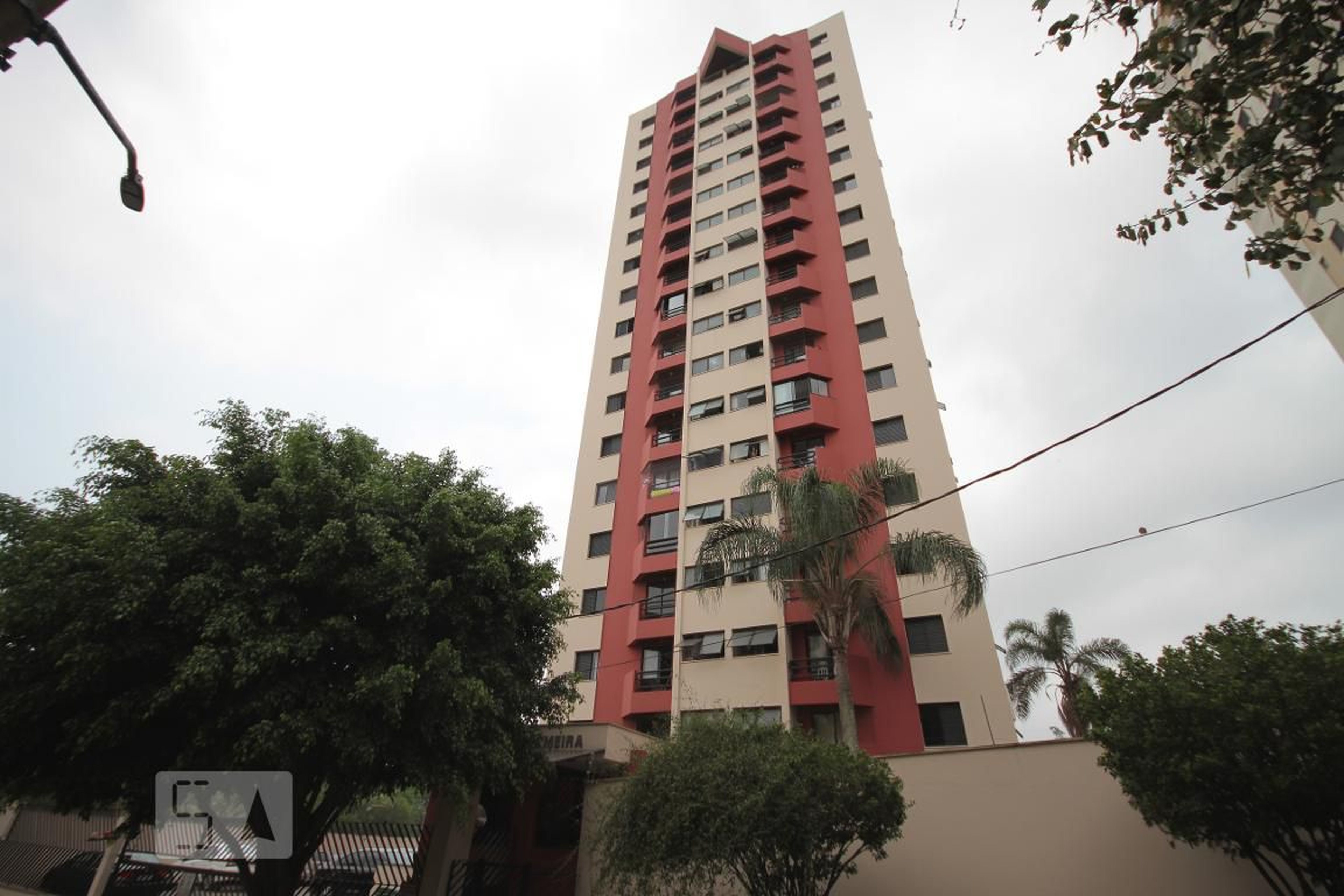 Fachada Condomínio em Rua Aquiles Jovane, 4