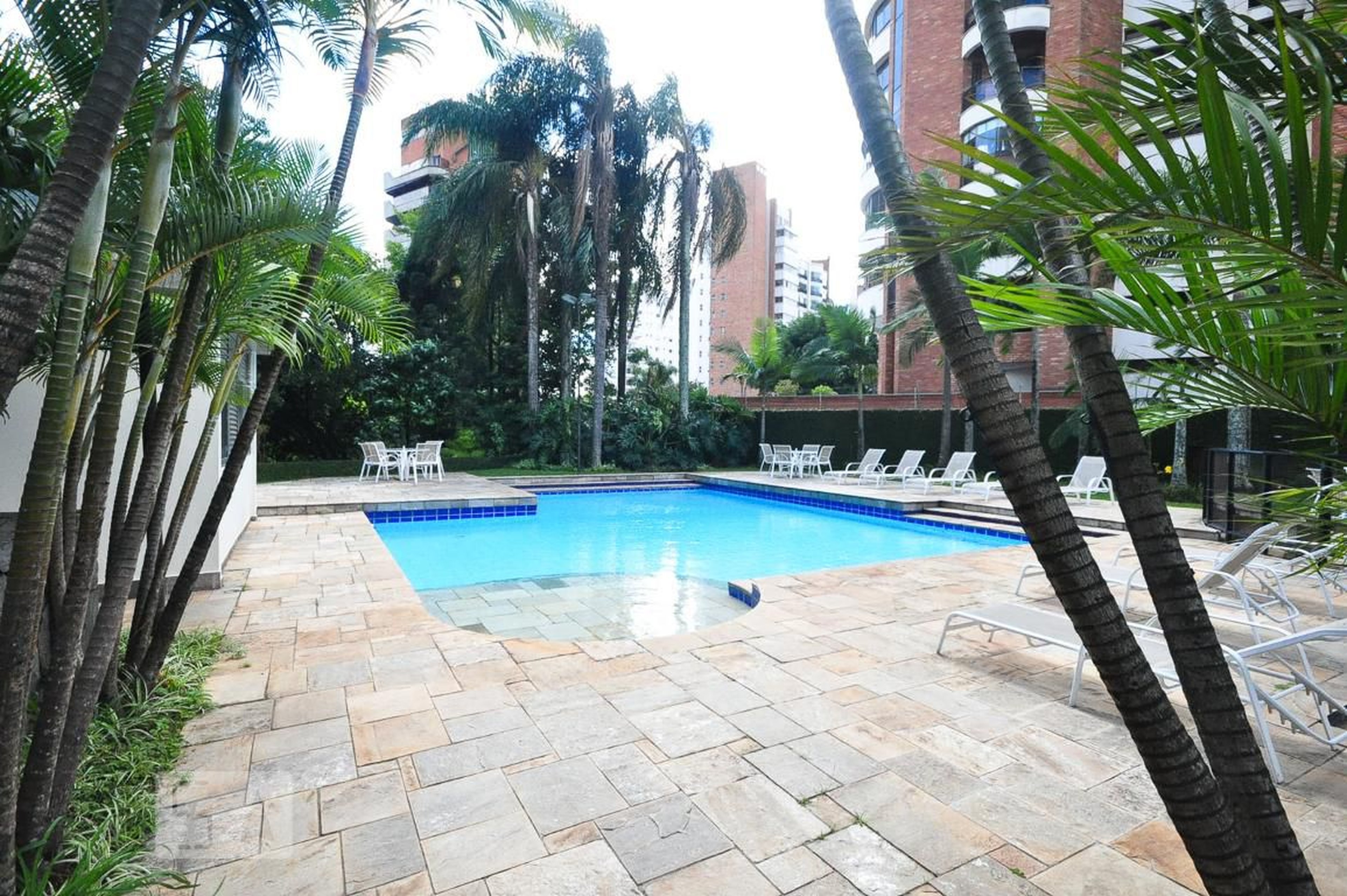 Piscina - Edifício Quinta de Bragança