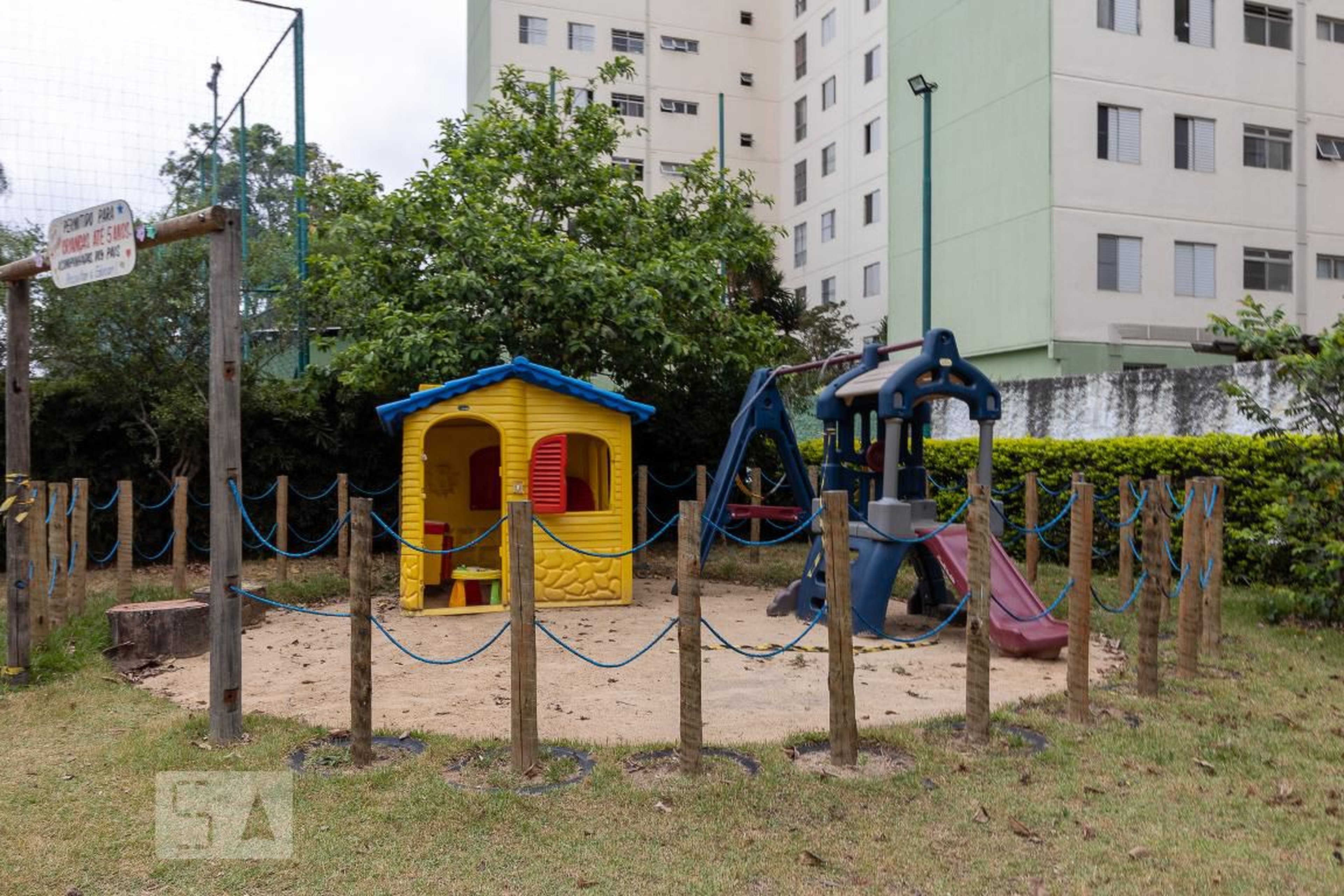 Playground - ACÁCIAS