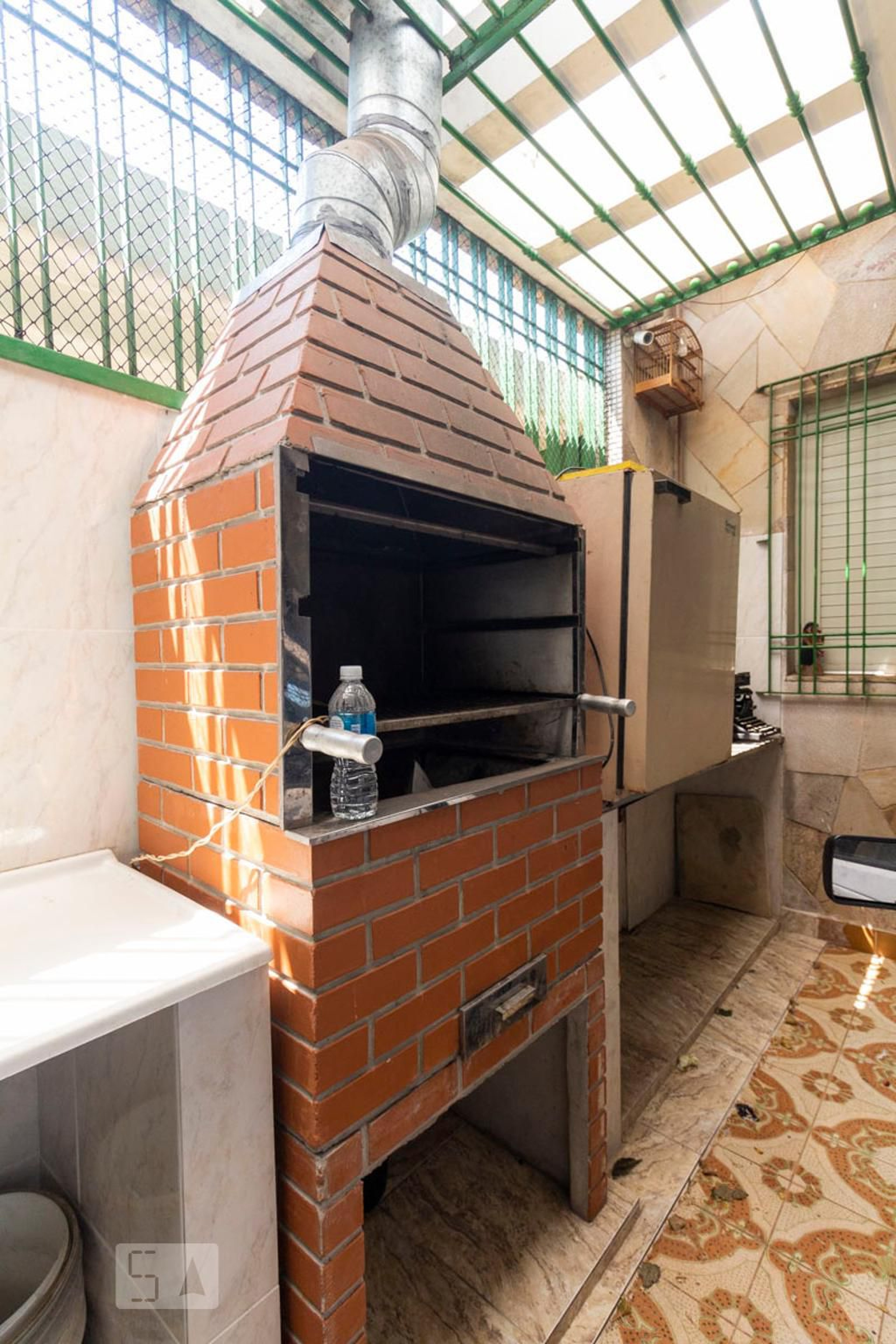 Churrasqueira Condomínio em Rua Brás Sangiovanni, 56